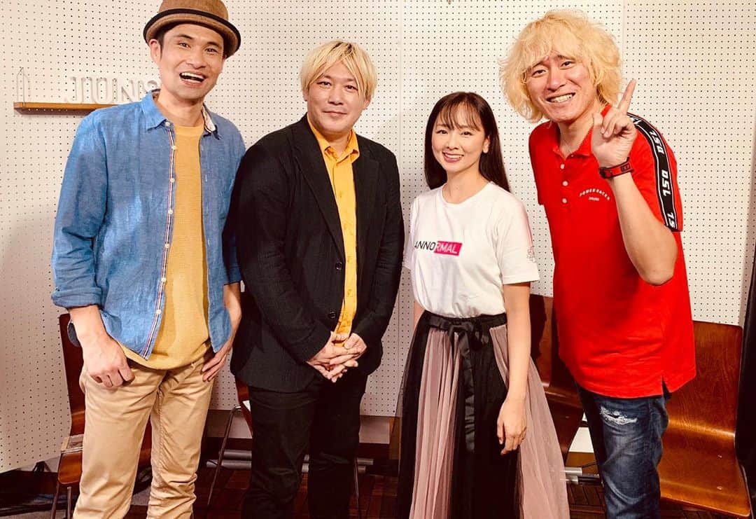 宍戸留美のインスタグラム：「#ブリーフ&トランクス #ブリトラ #伊藤多賀之 #細根誠  22年 #ブレない #音楽 #楽しい #津田大介 #宍戸留美 #oilinlife #JUNS #YouTube #生配信 #music #talk  #アーカイブ  #無料  ↓ https://youtu.be/xGbIQTOkd2I」