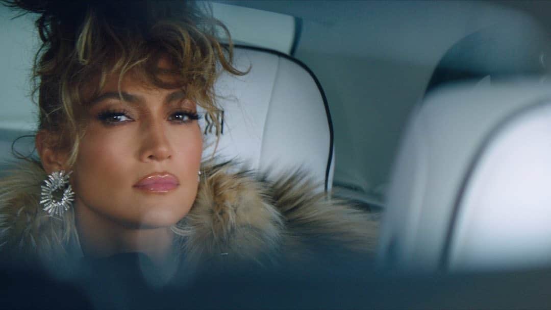 Vevoさんのインスタグラム写真 - (VevoInstagram)「@jlo and @Maluma team up for "Pa Ti," where there's more to the relationship between this businesswoman and her driver than meets the eye. 🎥 Watch them flex their acting skills in the first part of the double feature now! ⠀⠀⠀⠀⠀⠀⠀⠀⠀ ▶️[Link in bio] #PaTiLonely #PaTi #Maluma #JLo #JenniferLopez」9月29日 5時03分 - vevo