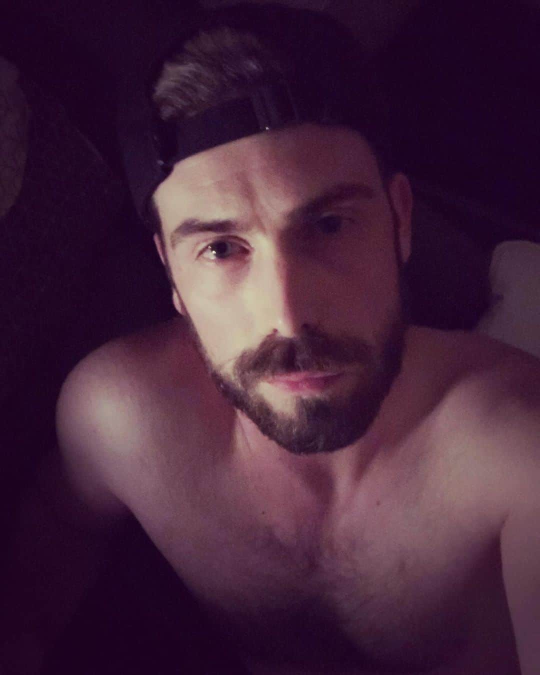 ニール・ブラウンのインスタグラム：「« Owning our story and loving ourselves through that process is the bravest thing that we'll ever do. » #instapic #quotoftheday #picoftheday #knowyourself #beyourself #instagood #introspection #cute #coach #coachinglife #instagay #gay #lgbt #loveislove #loveyourself #beard #selfie #igers #igerslyon #followme #instafollow #goodnight #choreograher #icedancer」