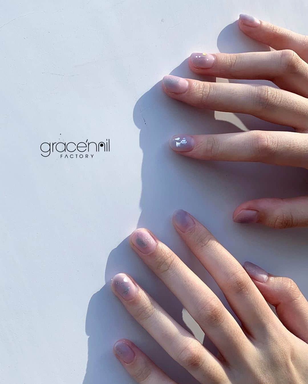 gracenailfactoryさんのインスタグラム写真 - (gracenailfactoryInstagram)「/// mat らぶな季節  .  ◗フットジェルオフキャンペーン 9/15-10/31まで オフ＋足裏角質ケア＋マニキュア 5500円（税込）  ◗はじめてのお客様へ TOPページURLに クーポンがございます  Instagram DMでも ご予約お問い合わせ可能です◎  ‭05013623175‬  定休日/月・木  #グレースネイルファクトリー #大阪堀江 #堀江ネイル #ショートネイル #カジュアルネイル #ファッジネイル #ニュアンスネイル #ちゅるんネイル #個性派ネイル #フィルイン #ウォーターケア付き #フットネイル　 #秋ネイル2020 #ミラーネイル #シェルネイル #大人カジュアルネイル #堀江ネイル #マグネットネイル #クリアネイルアート #マットネイル #フットネイル #大人カジュアル」9月29日 6時07分 - gracenailfactory