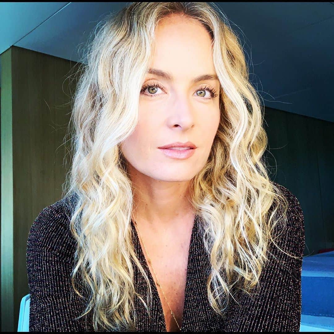 アンジェリカさんのインスタグラム写真 - (アンジェリカInstagram)「Você quer ter mais bem-estar e qualidade de vida? Então você precisa estar comigo no dia 3 de outubro para o #GoBrasil Essential by Young Living, um evento digital incrível da líder mundial em óleos essenciais. Quer saber mais? É só se inscrever em www.gobrasilyl.com.br @younglivingbrasil #GoBrasil #GoBrasilYL #essencialévocê」9月29日 6時19分 - angelicaksy