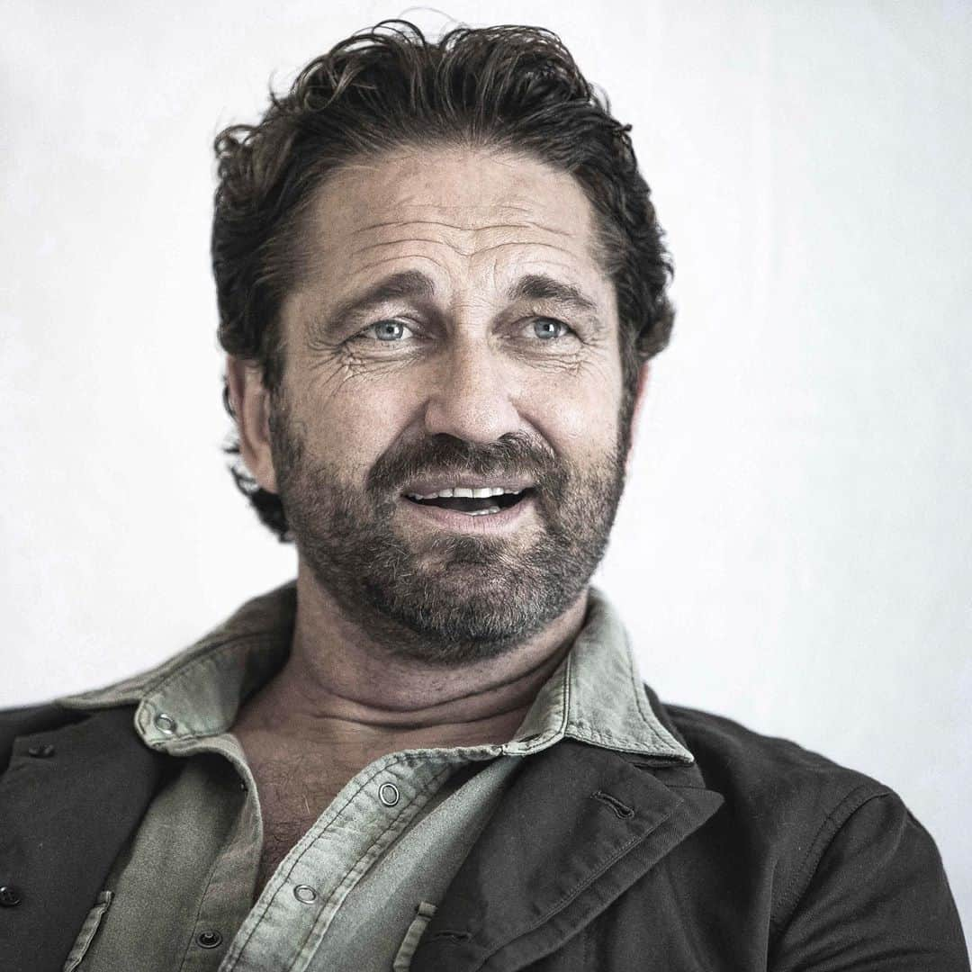 ゴールデングローブ賞さんのインスタグラム写真 - (ゴールデングローブ賞Instagram)「Gerard Butler is John Garrity in the apocalyptic film 'Greenland.' The story revolves around a family who must fight for survival as a planet-killing comet races to Earth. (📸: ©HFPA)」9月29日 7時07分 - goldenglobes