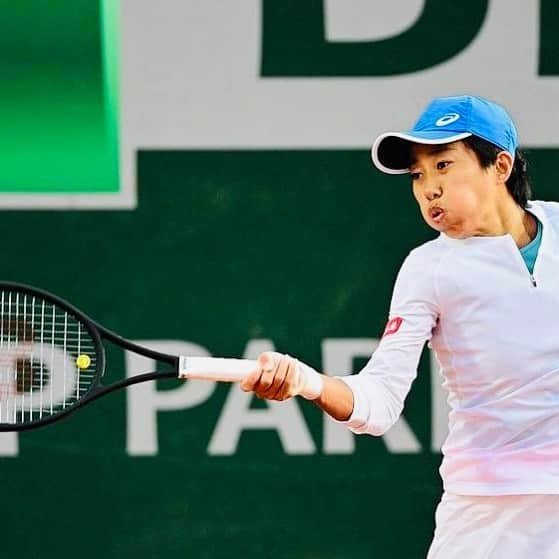 ジャン・シューアイさんのインスタグラム写真 - (ジャン・シューアイInstagram)「How difficult victory @rolandgarros」9月29日 7時31分 - zhangshuai121