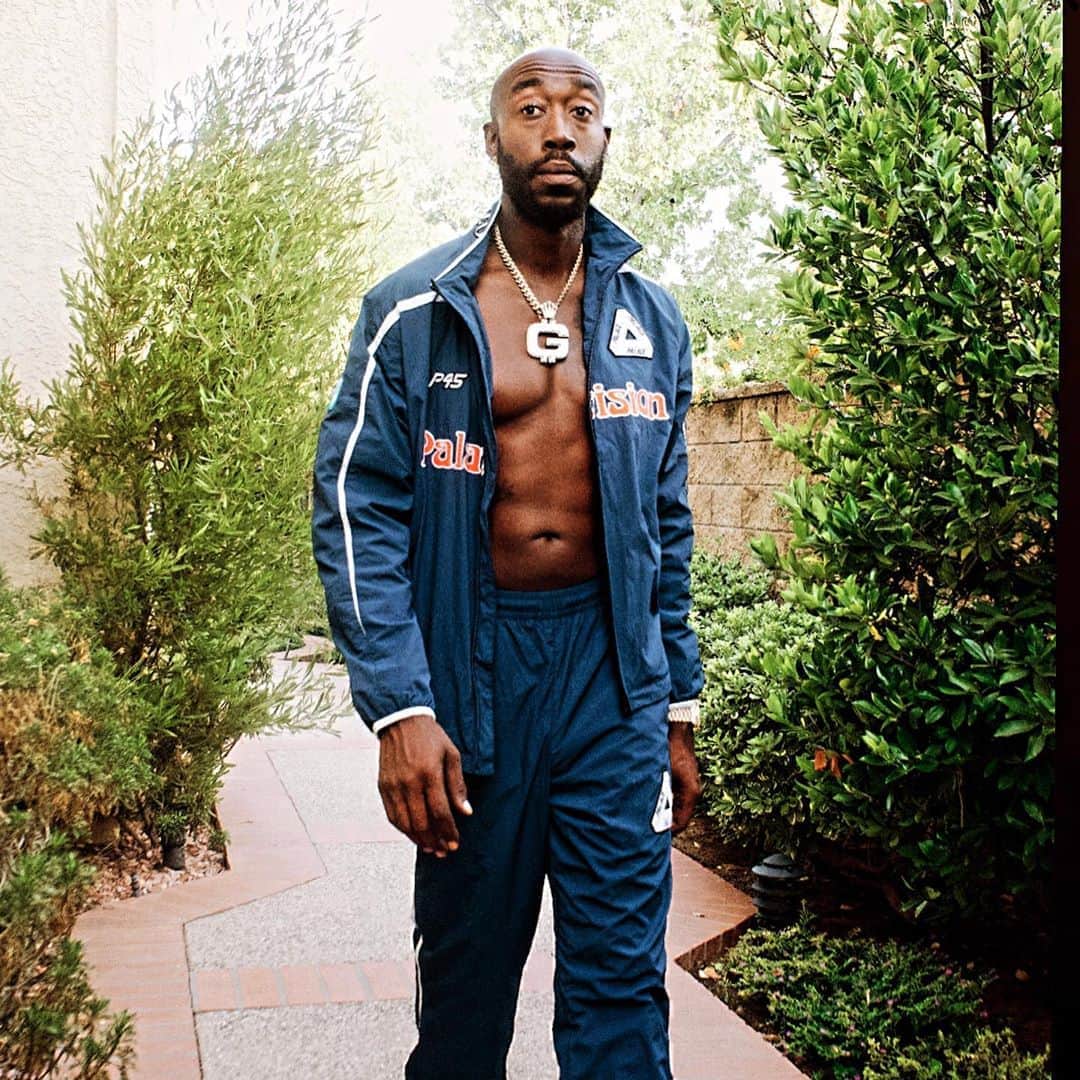 Freddie Gibbsのインスタグラム：「I’m bout to find the nigga that’s making all these memes about me 🤬😂🐰」