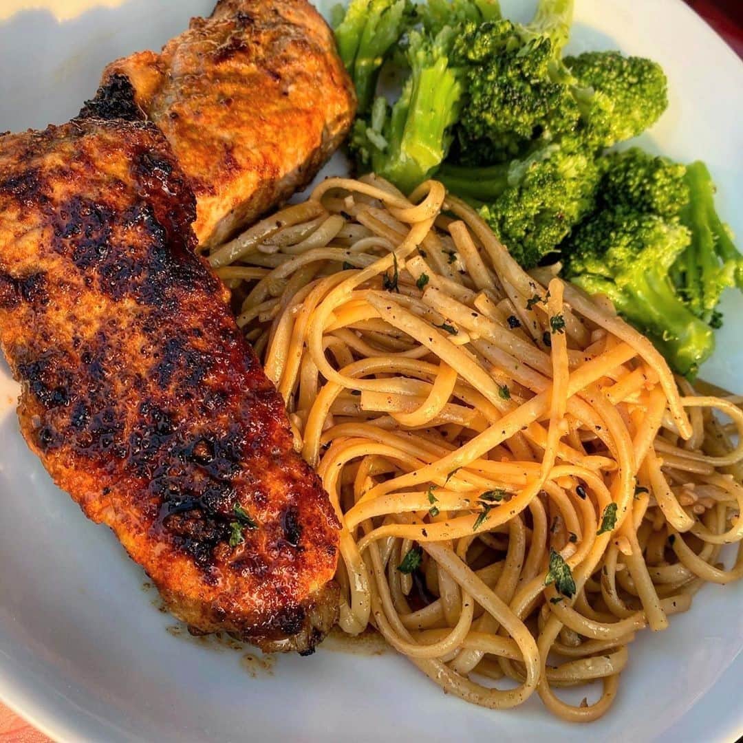 Flavorgod Seasoningsさんのインスタグラム写真 - (Flavorgod SeasoningsInstagram)「Sweet n tangy crusted boneless pork chops, served with wok tossed linguine.⁠ -⁠ Customer:👉 @platesbykandt⁠ Seasoned with:👉 #Flavorgod  Sweet n Tangy Fiesta Seasoning⁠ -⁠ Add delicious flavors to your meals!⬇️⁠ Click link in the bio -> @flavorgod  www.flavorgod.com⁠ -⁠ Made by: Kody⁠ Key ingredients 👇🏽⁠ • @krogerco pork chops⁠ • @flavorgod sweet n tangy, and ranch⁠ • @barillaus linguine⁠ • @greengiant simply broccoli⁠ -⁠ Flavor God Seasonings are:⁠ ✅ZERO CALORIES PER SERVING⁠ ✅MADE FRESH⁠ ✅MADE LOCALLY IN US⁠ ✅FREE GIFTS AT CHECKOUT⁠ ✅GLUTEN FREE⁠ ✅#PALEO & #KETO FRIENDLY⁠ -⁠ #food #foodie #flavorgod #seasonings #glutenfree #mealprep #seasonings #breakfast #lunch #dinner #yummy #delicious #foodporn」9月29日 8時01分 - flavorgod