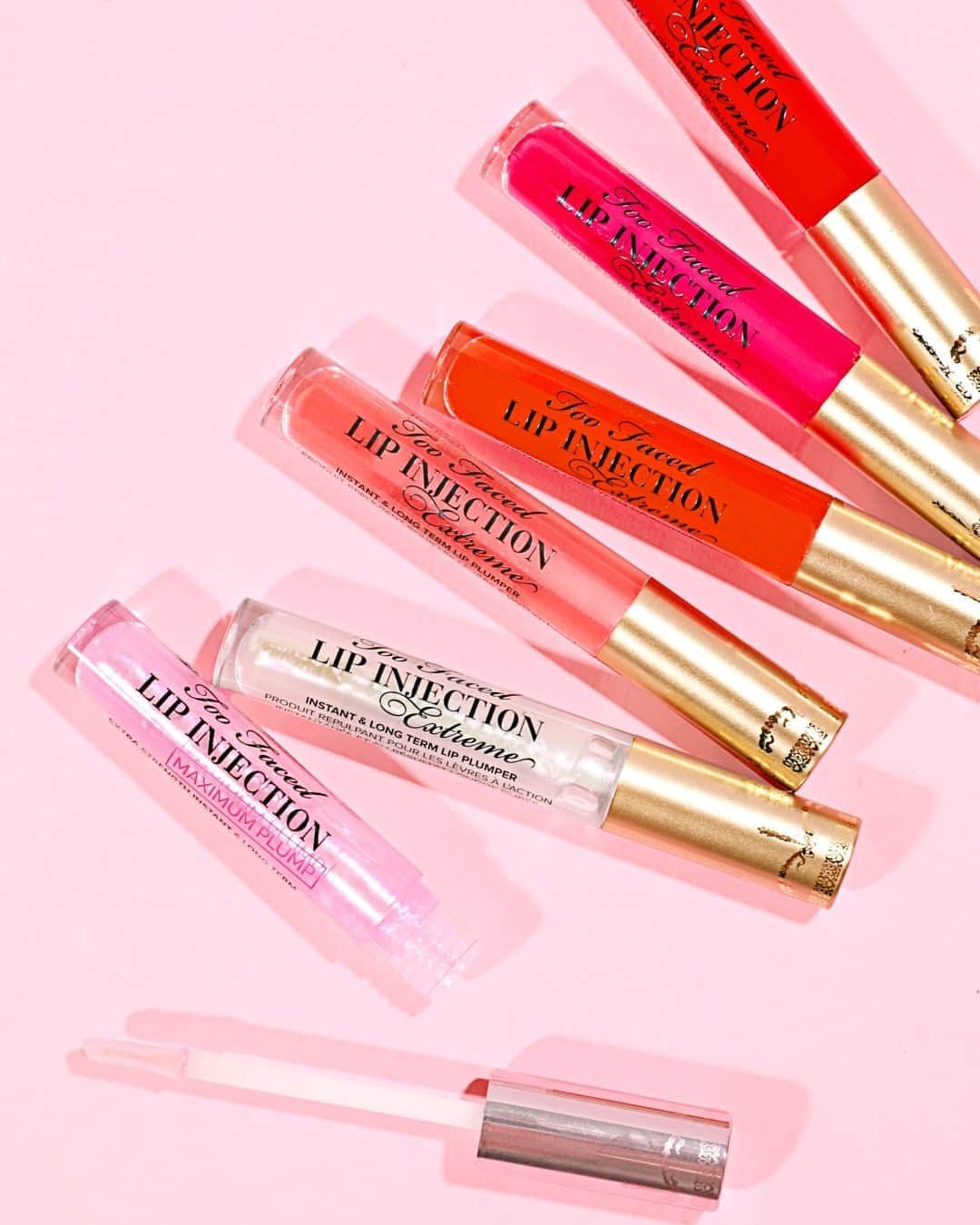 Too Facedさんのインスタグラム写真 - (Too FacedInstagram)「Pair your favorite Fall lippie with our Lip Injection Extreme & Maximum Plump to give your pout that extra boost! 💋 Which #toofacedlipinjection lip gloss is your FAVE? #toofaced」9月29日 8時01分 - toofaced
