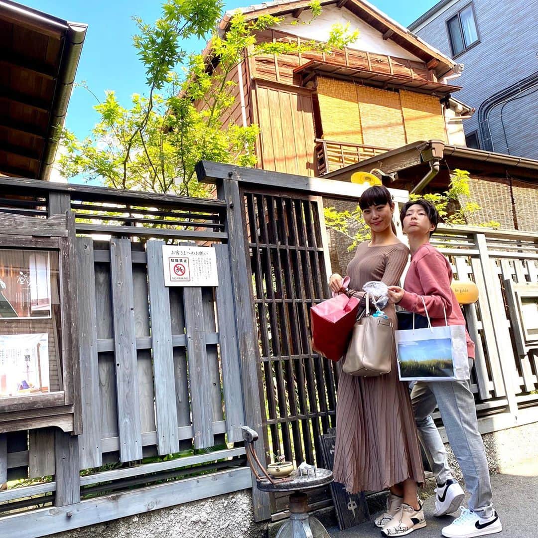 滝沢ななえさんのインスタグラム写真 - (滝沢ななえInstagram)「素敵な秋晴れ。 いつもは新宿に集合してる3人だけど 人混みを避けちょっとディープな街でランチ。 ・ 古民家カフェ？的なところで ゆったりとした時間だったなぁ(^^)」9月29日 8時01分 - nanaetakizawa