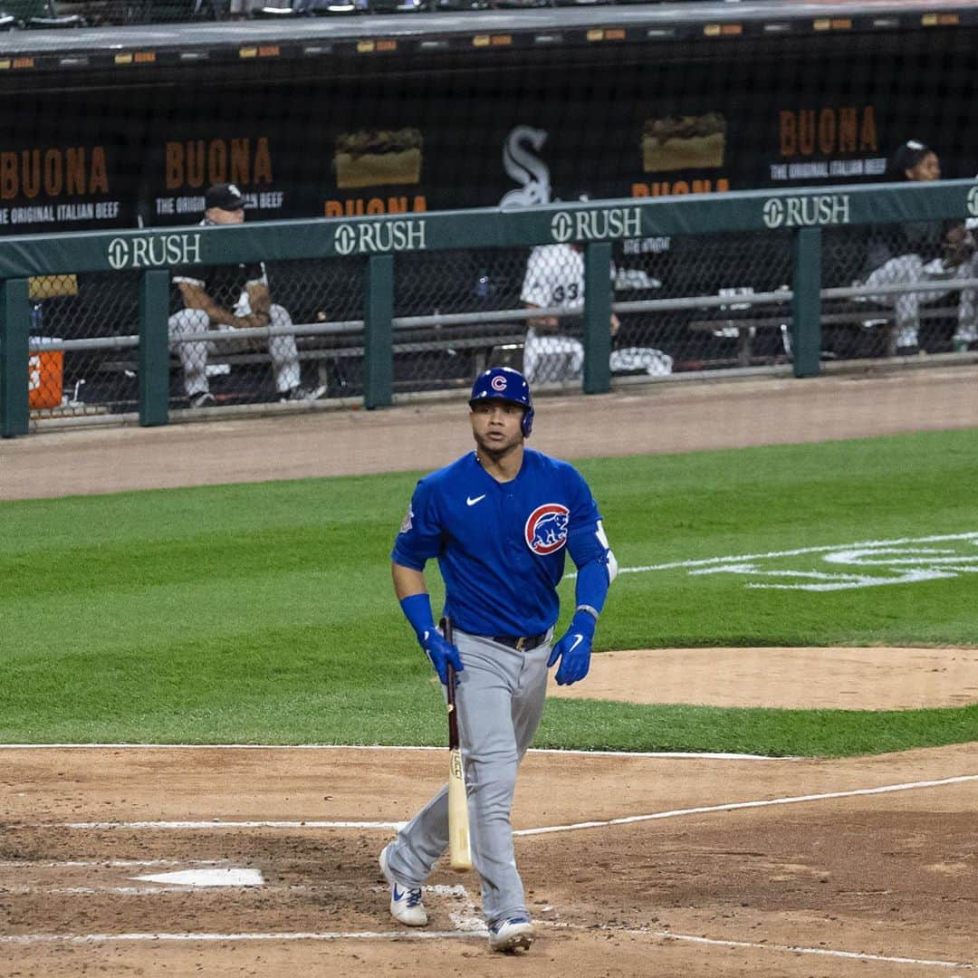 シカゴ・カブスさんのインスタグラム写真 - (シカゴ・カブスInstagram)「Swipe to see @willsoncontreras40 make a ball AND a bat disappear.」9月29日 8時08分 - cubs