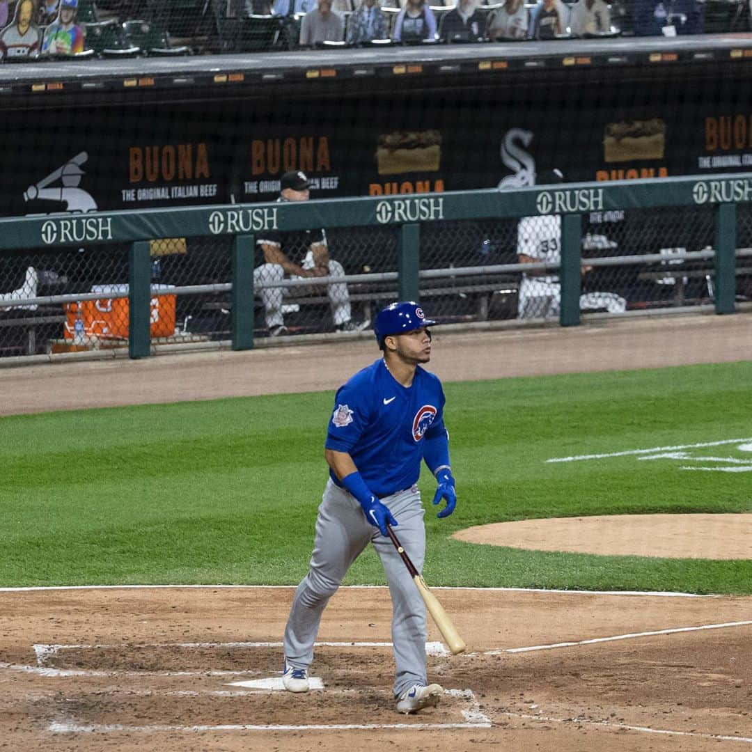 シカゴ・カブスさんのインスタグラム写真 - (シカゴ・カブスInstagram)「Swipe to see @willsoncontreras40 make a ball AND a bat disappear.」9月29日 8時08分 - cubs