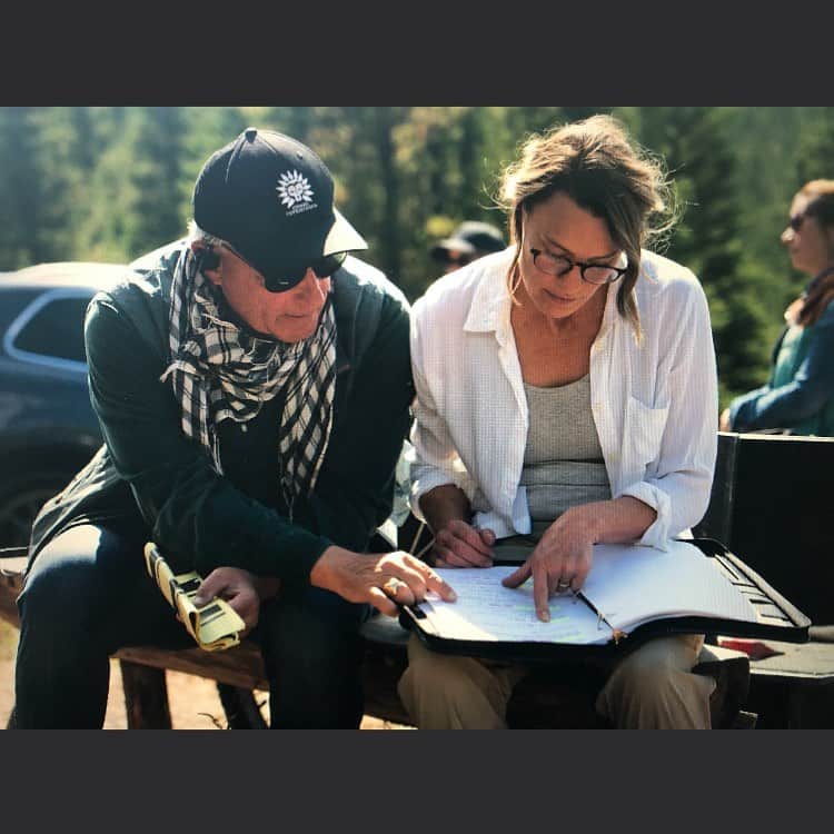 ロビン・ライトさんのインスタグラム写真 - (ロビン・ライトInstagram)「2019 on set with my amazing producer/AD @wintherkh shooting LAND #filmcanada #albertacanada #keepalbertarolling」9月29日 8時24分 - robingwright