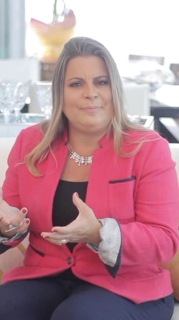 Giovanna Antonelliのインスタグラム：「Olá, pessoal!!! Divido aqui com vocês um pouco da minha história, espero que sirva para inspirar vocês a nunca desistirem dos seus sonhos e não parar diantes dos NÃOs. Beijos, @dracarla.sarni」