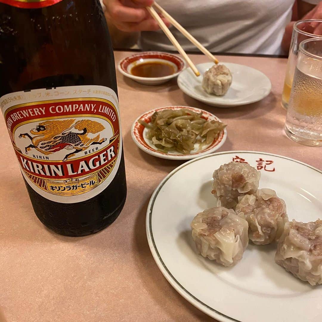 相原美咲さんのインスタグラム写真 - (相原美咲Instagram)「江ノ島でハマグリとビールを食べまくり飲みまくりました  本当に楽しかった  帰りに中華街に寄って またビールもご飯を食べました」9月29日 8時50分 - aiharamisaking