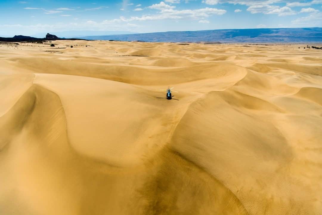 National Geographic Travelさんのインスタグラム写真 - (National Geographic TravelInstagram)「Photo by @amivitale / The sand dunes of Suguta Valley sit at the edge of the Chalbi Desert in northern Kenya. It is perhaps one of the most inaccessible valleys in the country. Temperatures reach up to 140°F (60°C). The barren, remote wilderness makes it hard to imagine how life can exist here, but miraculously, it does. Follow @amivitale for more stories about the beauty and hope in the world. @thephotosociety @natgeo #kenya #magicalkenya #sanddunes #desert #africa」9月29日 9時04分 - natgeotravel