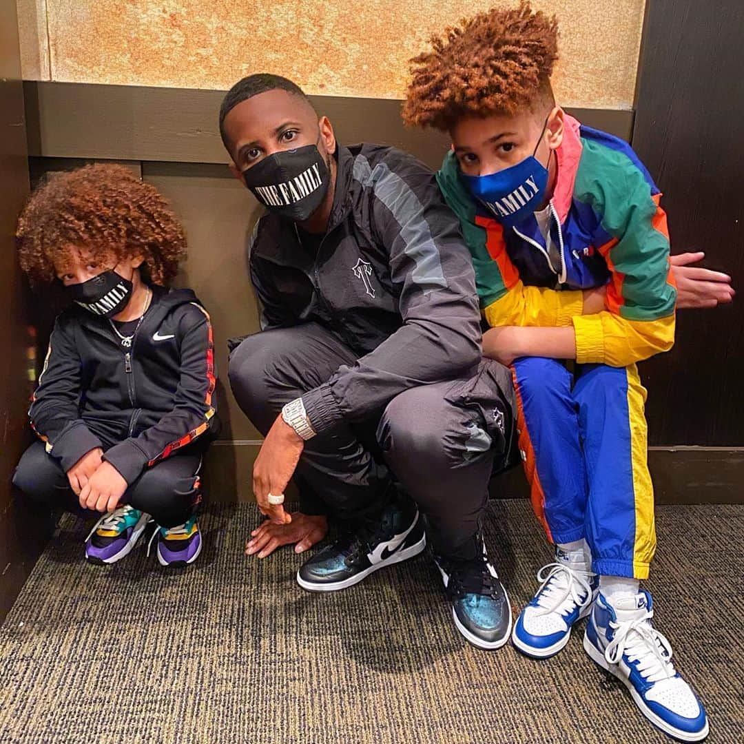 ファボラスのインスタグラム：「Blessed 2x 🙏🏾🙏🏾 @mrjonasjackson @iamprincejoso   #NationalSonDay #TheFamily」
