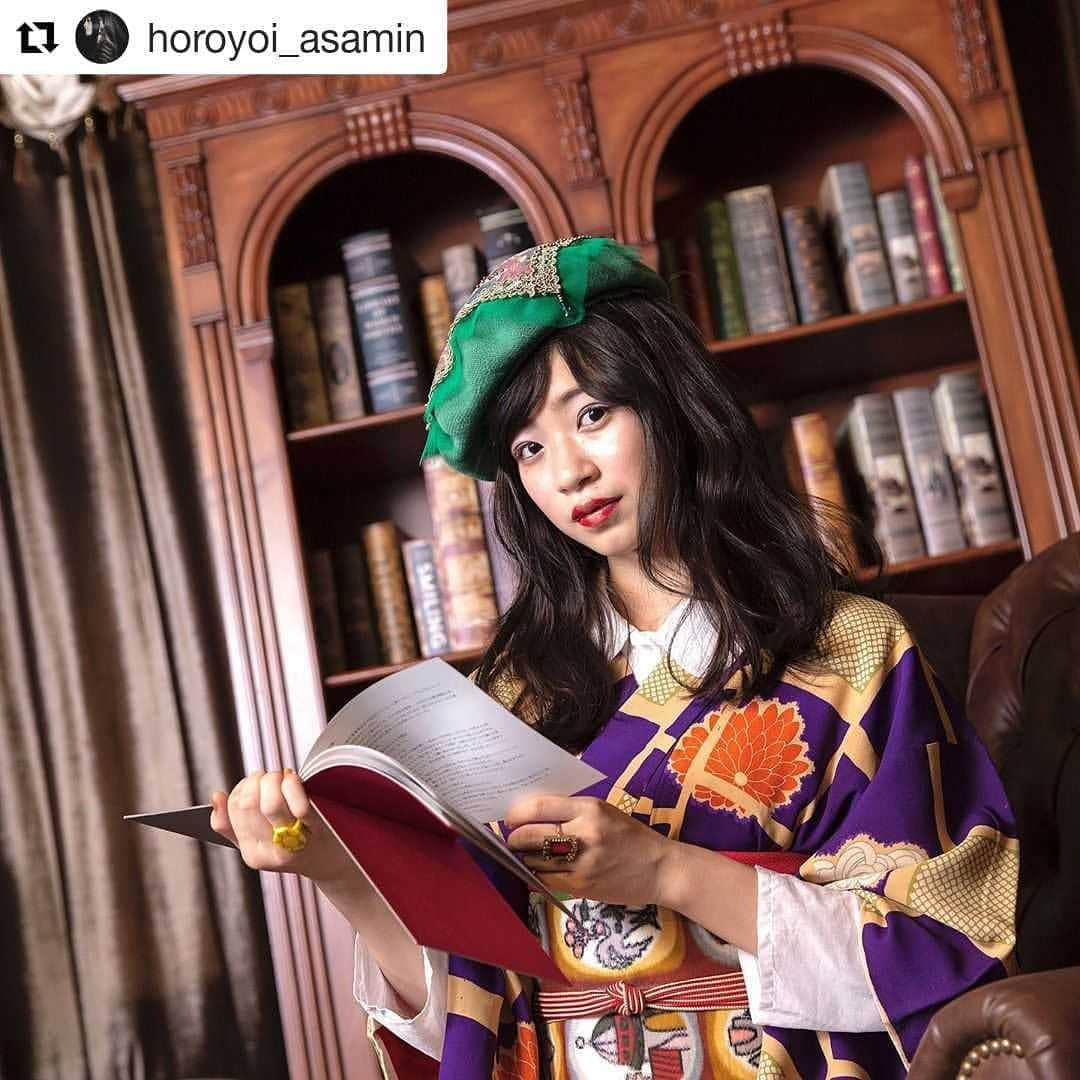 熊井戸花さんのインスタグラム写真 - (熊井戸花Instagram)「🍓🥞 実は蕾写真館さんで 2パターン撮影していただきました😳  読書の秋〜❕ . . . #Repost @horoyoi_asamin (@get_repost) ・・・ Autumn vibes 🍂📚 秋めいてきた。着物の季節到来！ ・ ・ ・ model  @kumaido_hana  hair and makeup  @mktub80.kiku  kimonos  @tomonosukenokimono  @tsubomiphotostudio  ・ #kimono #tsubomiphotostudio #fashion #dress #portrait #retro #antique #japaneseculture #中原淳一 #夢二 #大正ロマン #アンティーク着物 #着物 #十三詣り #七五三 #成人式 #結婚写真 #キモノ #蕾写真館 #読書の秋 #jc2 #中学生 #中学生女子 #着物コーデ #model  #ティーンモデル #ジュニアモデル #熊井戸花 #」9月29日 20時13分 - kumaido_hana