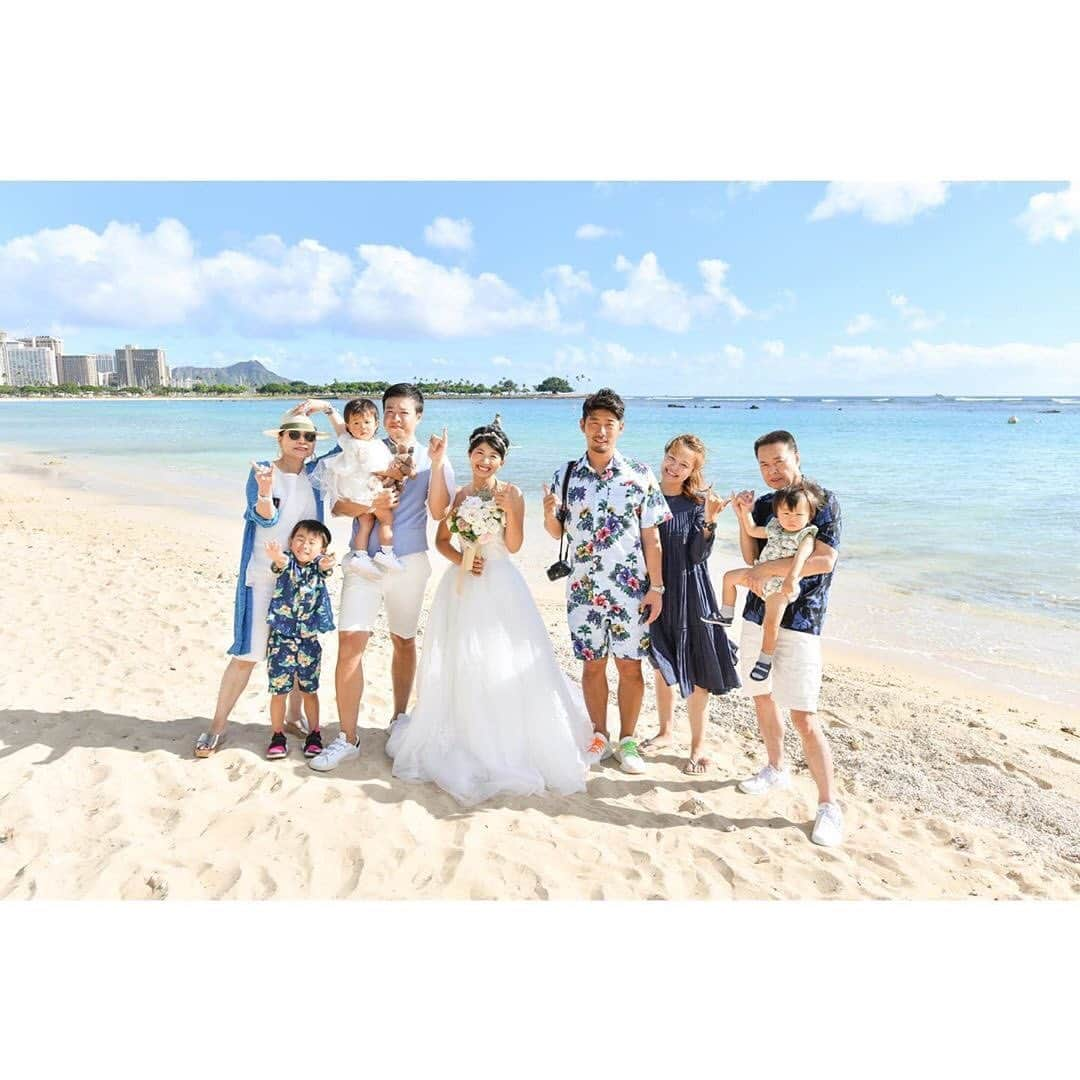 ハワイフォトウェディングのCheers Weddingさんのインスタグラム写真 - (ハワイフォトウェディングのCheers WeddingInstagram)「ハワイのフォトツアーならCheers Wedding ﻿ ﻿ ハワイウェディング専門のプロデュース会社だからこそ叶う。﻿ ハワイウェディングフォトツアー🌴﻿ ﻿ 【お問合せ】﻿ https://www.cheerswedding.jp﻿ ☎︎0120-128-828﻿ 平日11:00〜19:00／土日祝10:00〜19:00﻿ ***********************﻿ ﻿ ▼ウェディングパーク海外﻿ チアーズウェディングで検索﻿ ‭https://foreign.weddingpark.net/agentlist/100063‬/﻿ ﻿ ▼ウェディングフォトはこちら﻿ @cheers_photowedding ﻿ ﻿ #チアーズウエディング﻿ #ハワイウェディング﻿ #フォトウェディング﻿ #リゾートウェディング　﻿ #フォトツアー﻿ #ハワイ旅行﻿ #ハワイ挙式﻿ #ハワイ婚﻿ #cheerswedding﻿ #hawaiiwedding﻿ #日本中のプレ花嫁さんと繋がりたい﻿ #ウェディングニュース﻿ #プレ花嫁　﻿ #卒花嫁﻿ #前撮り　﻿ #後撮り﻿ #ハワイ前撮り ﻿ #ハワイ後撮り﻿ #結婚準備﻿ #ハワイフォトツアー﻿ #ウエディングフォト﻿ #フォトウェディング﻿ #ハワイハネムーン﻿ #ハネムーンフォト﻿ #ウェディングフォト ﻿ #ハワイファミリーフォト」9月29日 18時45分 - cheers_photowedding