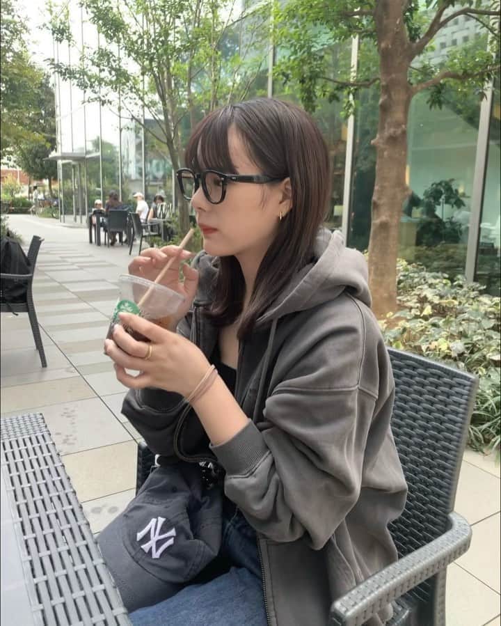 木村なつみのインスタグラム：「朝活読書中の無な木村🧘🏻 ライブフォト繋げてみた」