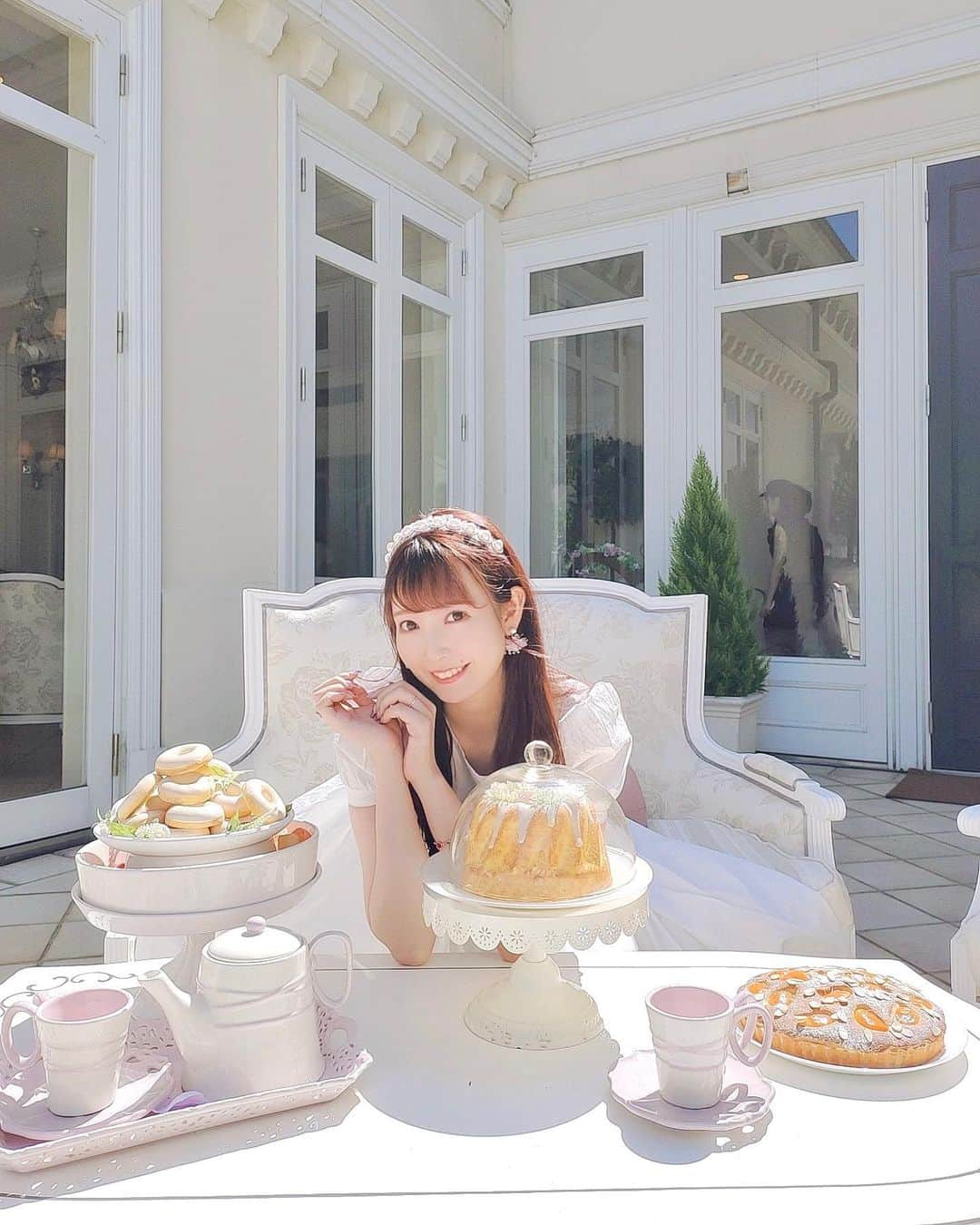 ありしゃんさんのインスタグラム写真 - (ありしゃんInstagram)「⑅ ⑅  どれにしようかな〜💭🍰🍫🍩🍪 ⑅ ⑅ マリーアントワネットアフタヌーンティー、どこでお写真を撮っても可愛いが詰まった空間でした💗 ⑅ ⑅ ⑅」9月29日 18時46分 - alichan_32