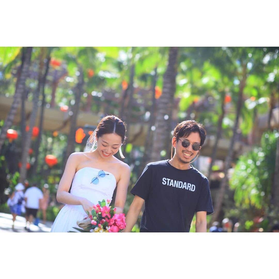 ハワイフォトウェディングのCheers Weddingさんのインスタグラム写真 - (ハワイフォトウェディングのCheers WeddingInstagram)「ハワイのフォトツアーならCheers Wedding ﻿ ﻿ ハワイウェディング専門のプロデュース会社だからこそ叶う。﻿ ハワイウェディングフォトツアー🌴﻿ ﻿ 【お問合せ】﻿ https://www.cheerswedding.jp﻿ ☎︎0120-128-828﻿ 平日11:00〜19:00／土日祝10:00〜19:00﻿ ***********************﻿ ﻿ ▼ウェディングパーク海外﻿ チアーズウェディングで検索﻿ ‭https://foreign.weddingpark.net/agentlist/100063‬/﻿ ﻿ ▼ウェディングフォトはこちら﻿ @cheers_photowedding ﻿ ﻿ #チアーズウエディング﻿ #ハワイウェディング﻿ #フォトウェディング﻿ #リゾートウェディング　﻿ #フォトツアー﻿ #ハワイ旅行﻿ #ハワイ挙式﻿ #ハワイ婚﻿ #cheerswedding﻿ #hawaiiwedding﻿ #日本中のプレ花嫁さんと繋がりたい﻿ #ウェディングニュース﻿ #プレ花嫁　﻿ #卒花嫁﻿ #前撮り　﻿ #後撮り﻿ #ハワイ前撮り ﻿ #ハワイ後撮り﻿ #結婚準備﻿ #ハワイフォトツアー﻿ #ウエディングフォト﻿ #フォトウェディング﻿ #ハワイハネムーン﻿ #ハネムーンフォト﻿ #ウェディングフォト ﻿ #花嫁diy #花嫁ヘアスタイル  #花嫁ヘアメイク」9月29日 18時46分 - cheers_photowedding