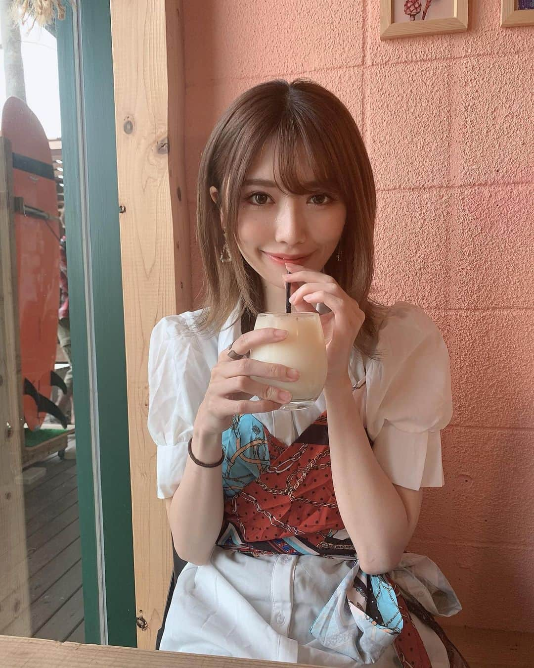 SHINTANITOUKOさんのインスタグラム写真 - (SHINTANITOUKOInstagram)「江ノ島いってきた🌊⚓️ おしゃれカフェ☕  #江ノ島 #江ノ島カフェ #ドライブ #プチ遠出 #海 #カフェ #お洒落カフェ #ピスタチオ #美味しい #cafe #楽しい #レースクイーン #映え #followｍe」9月29日 18時58分 - toukoshintani