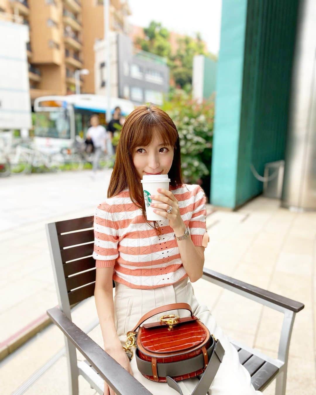 小林真由のインスタグラム：「⋆﻿ 朝活。﻿ スタバのマロンがあっという間に終わっちゃって寂しいです🌰﻿ いもくりかぼちゃ。﻿ 好きな季節の始まり🤤﻿ ﻿ ﻿ ﻿ #スターバックス #スタバ #朝活 #フェンディ#ザラ #クロエ #ファッション #コーデ #ママコーデ #女の子ママ #男の子ママ #ママライフ #コーディネート #1歳 #生後1ヶ月 #ベビー #二人育児 #fendi #zara #chloe #starbucks」
