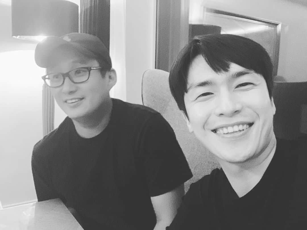 イ・ジェウォンのインスタグラム：「. 어제 엔딩...크으 역시 #갓길호 #청춘기록」
