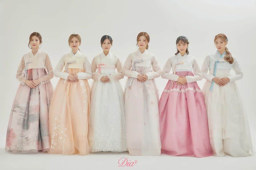DIAのインスタグラム：「⠀ [💝] ⠀ 풍성하고 안전한 한가위 보내세요☺️ ⠀ ‪#DIA‬ ‪#다이아‬ ‪#AID‬ ‪#에이드‬」