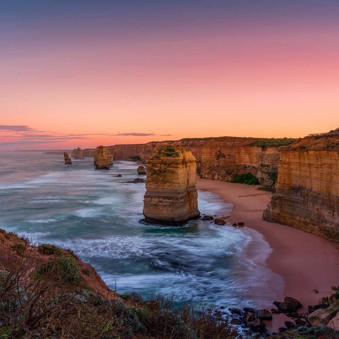 Australiaさんのインスタグラム写真 - (AustraliaInstagram)「What's tall, strong and steadfast? If you guessed the #12Apostles, you'd be right 😉. @akshey_mehta_photography captured this stunning shot on a #roadtrip along @visitgreatoceanroad, where these world-famous natural pillars are a highlight of the dramatic coastal scenery. There’s a few different ways to take in these beauties; admire them from the viewing platform, walk the end of the #GreatOceanWalk or splash out on a helicopter tour for an unforgettable bird’s-eye view. There’s plenty to experience in this epic part of #Victoria when travel permits, discover it for yourself via the link in our bio. #SeeAustralia #VisitVictoria #VisitMelbourne #visitgreatoceanroad」9月29日 20時00分 - australia
