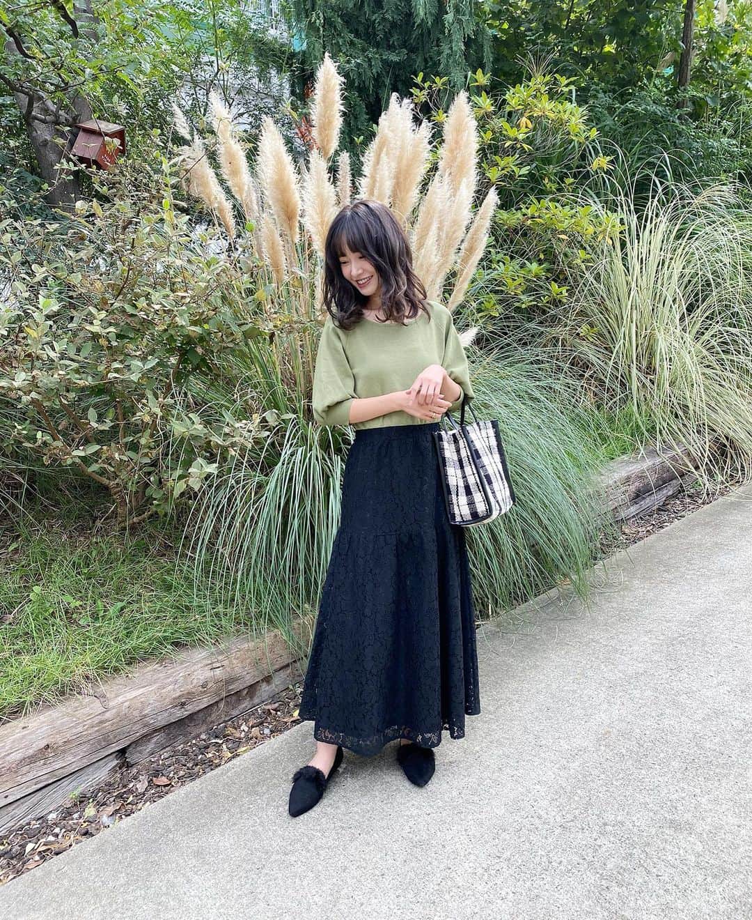 西川瑞希（みずきてぃ）さんのインスタグラム写真 - (西川瑞希（みずきてぃ）Instagram)「今日は朝から撮影の1日でした☀︎私服は、明日発売のおNEWのワンピースを☺︎ . くすみカラーがお気に入りのニットと、フラワーレースのスカートを合わせた、ドッキングワンピース//これ一枚でコーディネートを完成させてくれるアイテムです✨ . ちなみに @cheriemona_official 新作はもうWEBに更新されているのでよかったら発売前に是非チェックしてみてね!! . 今回もとびきり可愛いです💕💕💕 . #cheriemona #newarival #onepiece #ワンピース #ワンピースコーデ #秋コーデ」9月29日 19時56分 - mizuki_nishikawa_