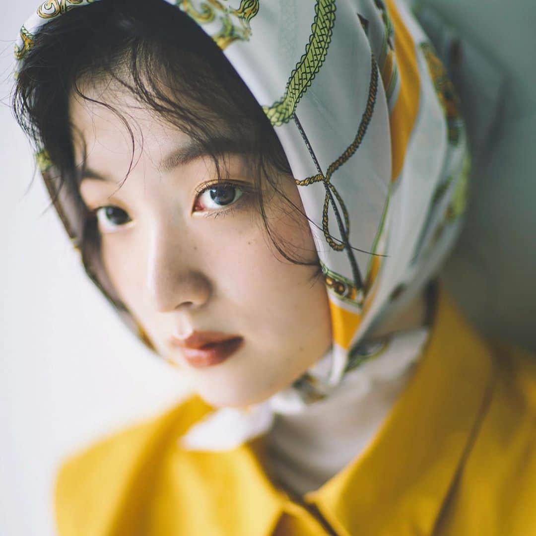 のインスタグラム：「【お知らせ】﻿ ﻿ 舞台に立たせていただきます😍✨﻿ ﻿ CONTE STAGE『煙突のある街』﻿ 10/16 fri 〜 18 sun﻿ ﻿ 皆さんの前に立つのは久々すぎてドキドキ…💓﻿ ﻿ 是非笑いに来てください😆✨﻿ ﻿ 今夜20時からチケット発売開始です✨﻿ ﻿ 小さな劇場ですのでお早めに🏃‍♂️❣️﻿ ﻿ 感染予防対策も徹底し上演いたします！﻿ ﻿ ﻿ #煙突のある街 #えんとつ﻿ ﻿ 🎫販売サイト﻿ ﻿ Twitter、ストーリーズに﻿ 添付させていただきます！✨﻿ ﻿ ▪︎券種▪︎﻿ 本編 前売り ¥4,000﻿ 本編＋御祝い札セット ¥6,500﻿ トークライブ 前売り ¥2,500﻿ 御祝い札のみ ¥3,000﻿ ﻿」