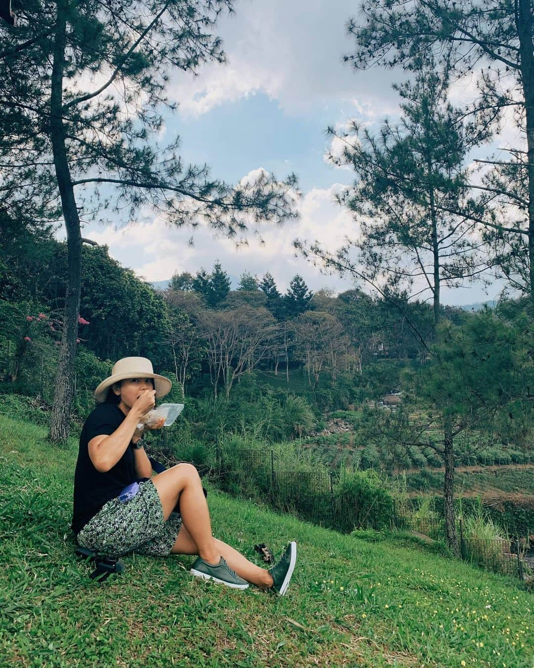 グレイシア・ポリーさんのインスタグラム写真 - (グレイシア・ポリーInstagram)「#backtonature #takeabreak 📷 : @yulfirabarkah」9月29日 20時03分 - greyspolii