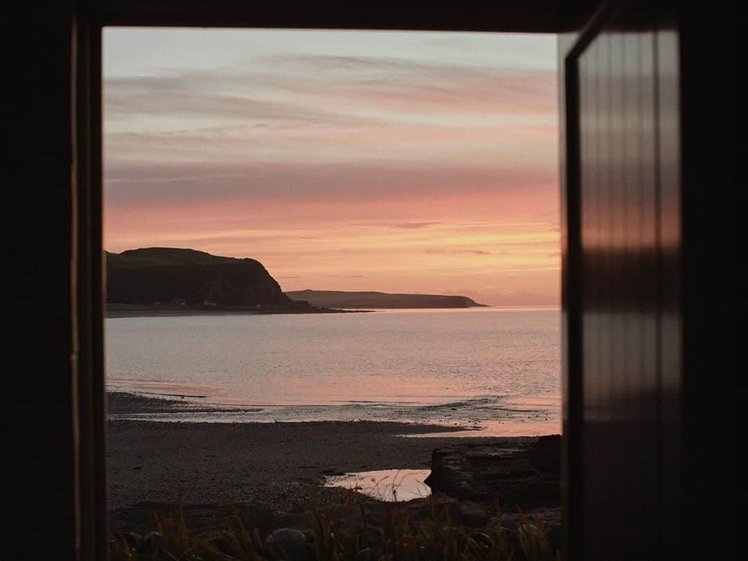 C E R E A Lのインスタグラム：「Sunrise @carskieyhouse」