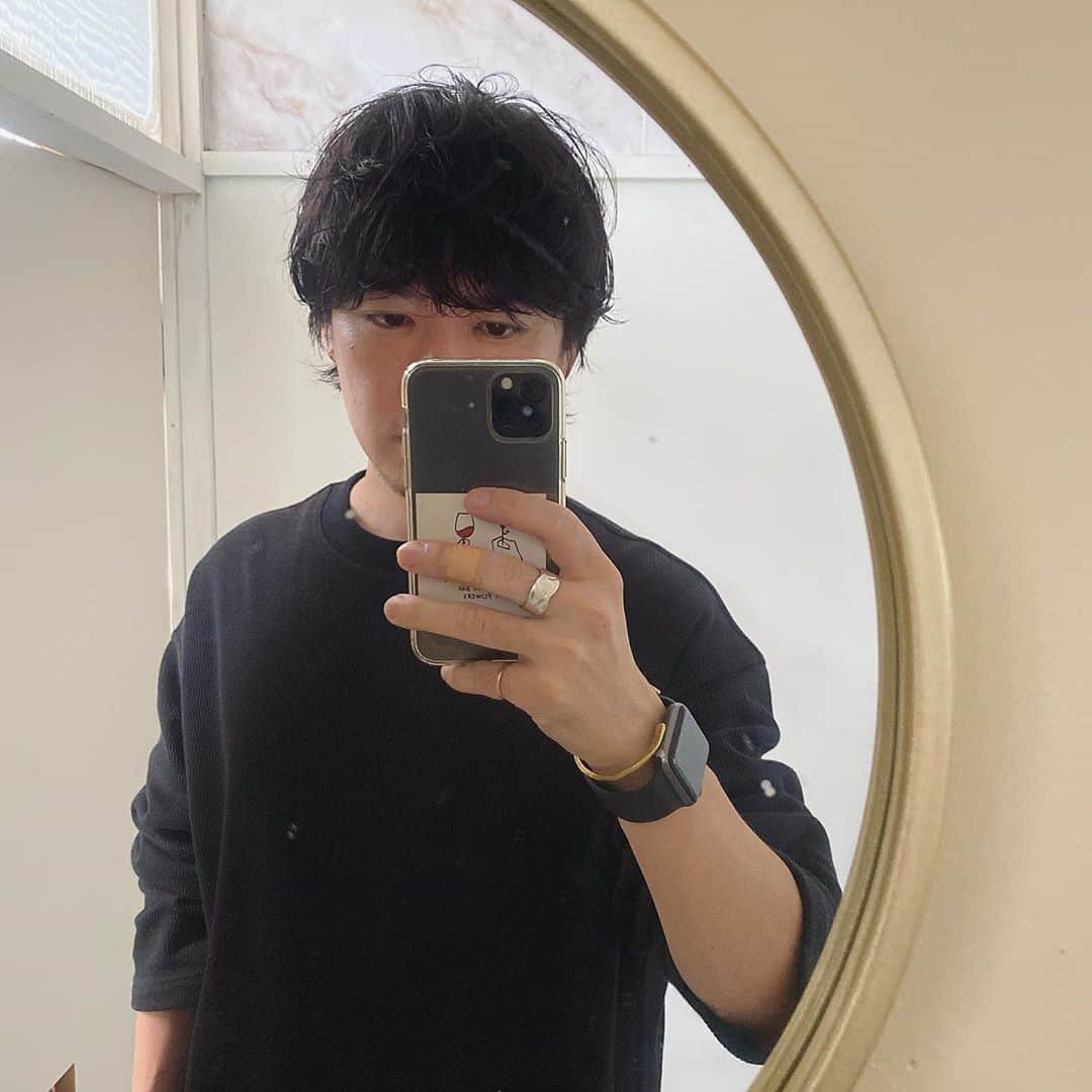 野口和弘のインスタグラム：「髪切った。」
