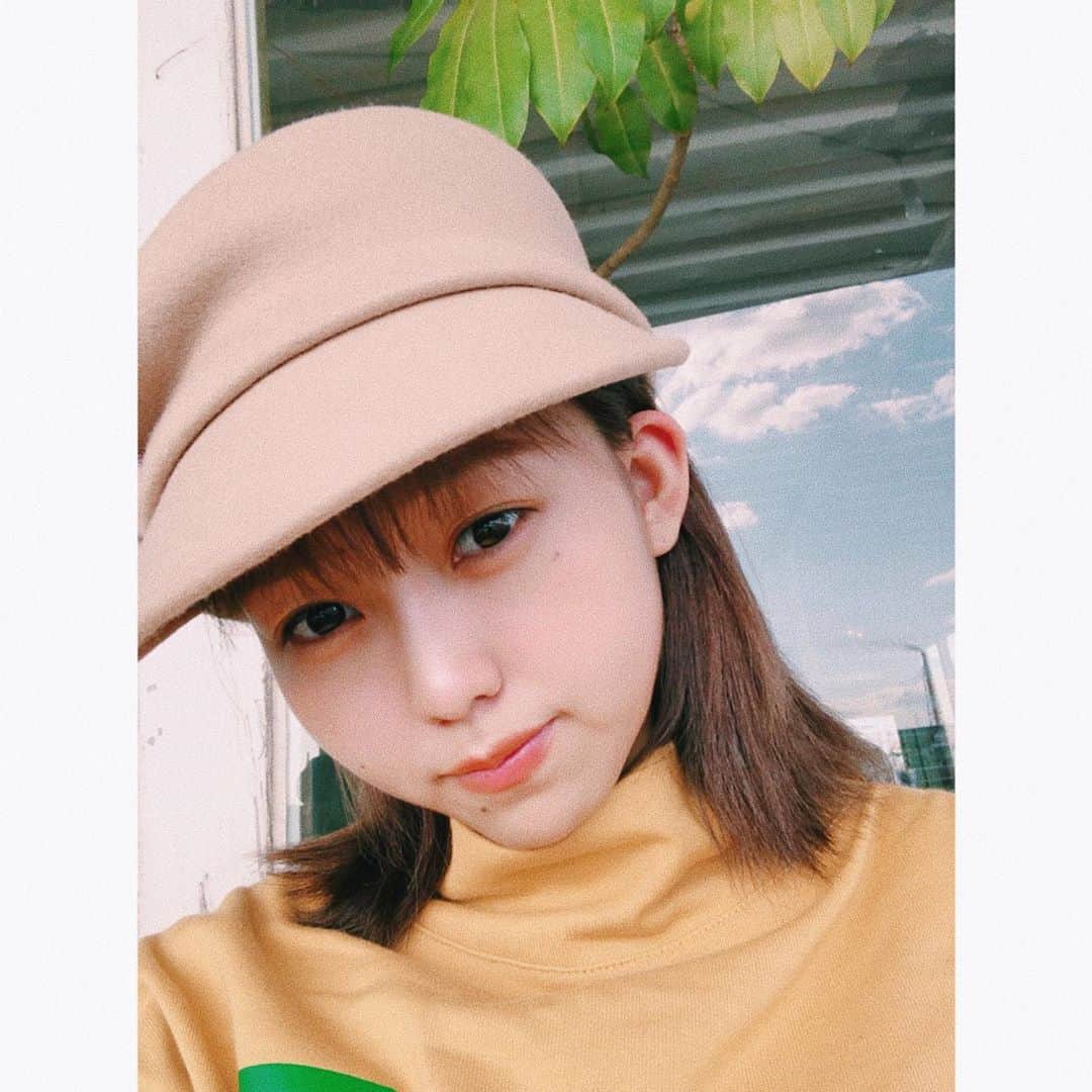 澤田桃佳のインスタグラム：「大きめの個性的なお帽子、すき♡ . . . . #帽子　#キャスケット」
