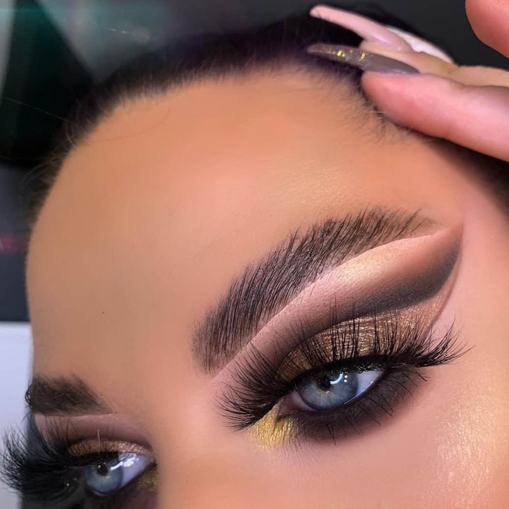 Anastasia Beverly Hillsさんのインスタグラム写真 - (Anastasia Beverly HillsInstagram)「Brows 👌 @slayedby.vee using a favorite #Dipbrow in shade Chocolate ⁣ ⁣ Find your shade using Try-On feature in IG Shop.⁣ ⁣ #anastasiabrows」9月29日 11時27分 - anastasiabeverlyhills