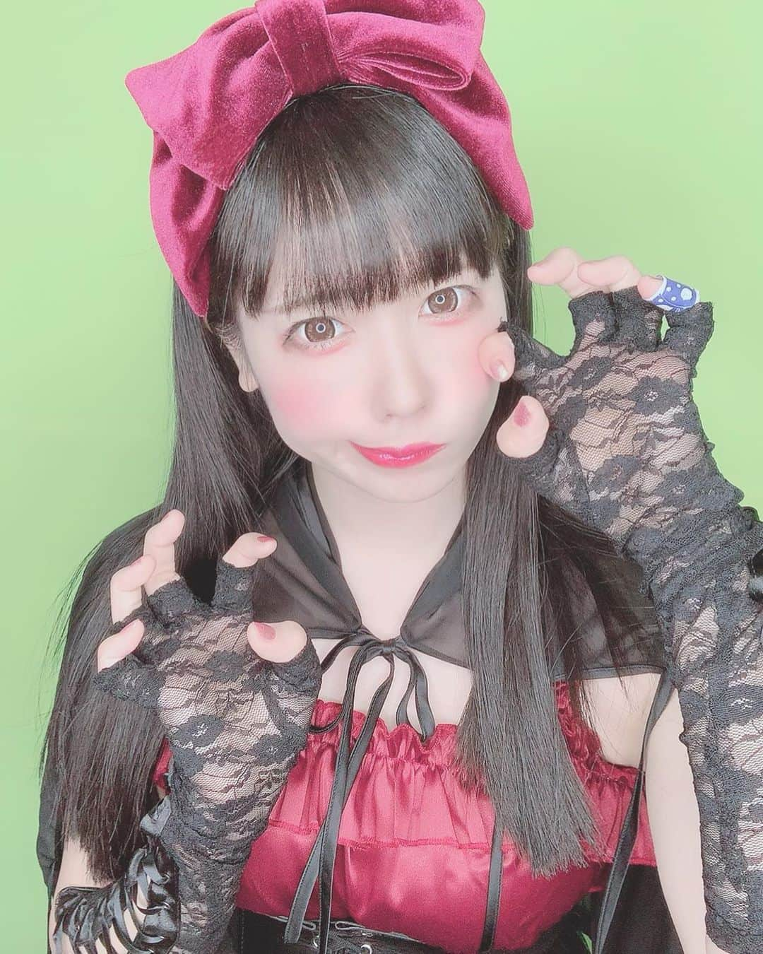 恋汐 りんごさんのインスタグラム写真 - (恋汐 りんごInstagram)「🖤 👻 🖤 👻  (Ｕ∩ 'ᴗ' ∩Ｕ)  #halloween  #halloweencostume  #japanese  #japaneseidol  #恋汐りんご #ハロウィン2020  #ハロウィン」9月29日 11時28分 - sioringogo