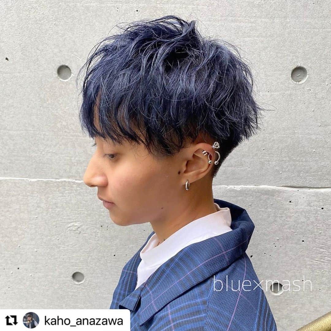 Hairsalon BREEN Tokyoのインスタグラム：「【ハイポイントマッシュ×ネイビーブルー🧞‍♂️🧞】 . 刈り上げ高めの前下がりマッシュにブリーチありのネイビーブルーにカラーしました◎ . スタイリングはストレートアイロンで細めの無造作スパイラル風にアレンジ◎ . 勿論ご来店頂いた際に、誰でもかっこ良くなれるスタイリングをレクチャー致します😎」