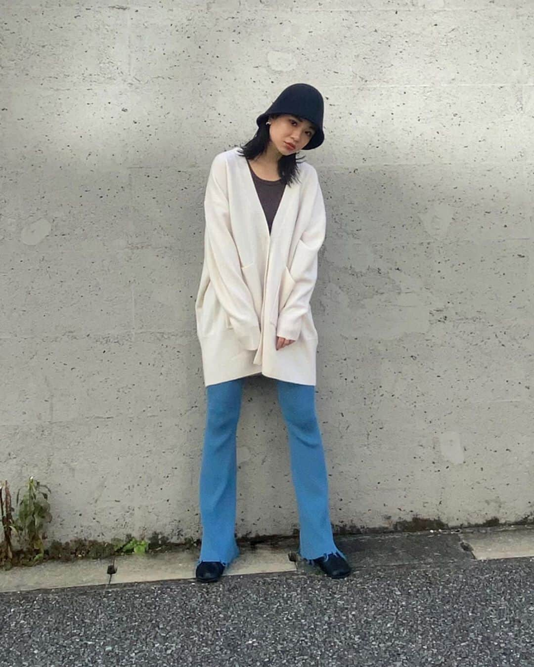 SHEL’TTERさんのインスタグラム写真 - (SHEL’TTERInstagram)「ㅤㅤㅤㅤㅤㅤㅤㅤㅤㅤㅤㅤㅤ IT GIRL SNAP ▶︎YUMI from SHEL'TTER HAKATA HANKYU @yumi___kai ━━━━━━━━━━━━━━━  ■LOOSE KNIT CARDIGAN (BLACK BY MOUSSY) ■COTTON HG PT (SLY) ■SQUARE TOE BOOTS (SHEL'TTER SELECT) ¥10,780 (tax in)  ━━━━━━━━━━━━━━━ 「NEW CLASSIC」 柄・色・装飾で女性らしさや美しさを讃えるようなスタイリングを提案。 クラシカルでどこかセンシャルなスタイルは着るだけで高揚感を。 感性を刺激するものや幸福感を感じていく…  アンティーク感、レトロ感を感じる柄・色を基調に現代風やスタイリングでアレンジするNEW CLASSIC STYLE ━━━━━━━━━━━━━━━ ※店舗により取り扱いアイテムや在庫が異なります。お近くのSHEL'TTER店舗までお問い合わせ下さいませ ※新型コロナウイルスの感染拡大防止のため一部店舗が短縮営業しております 掲載アイテムはプロフィールTOPのURLよりチェック🔍 ━━━━━━━━━━━━━━━ #SHELTTER #SHELTTERSELECT#COORDINATE #BLACKBYMOUSSY #SLY」9月29日 11時30分 - sheltter_official