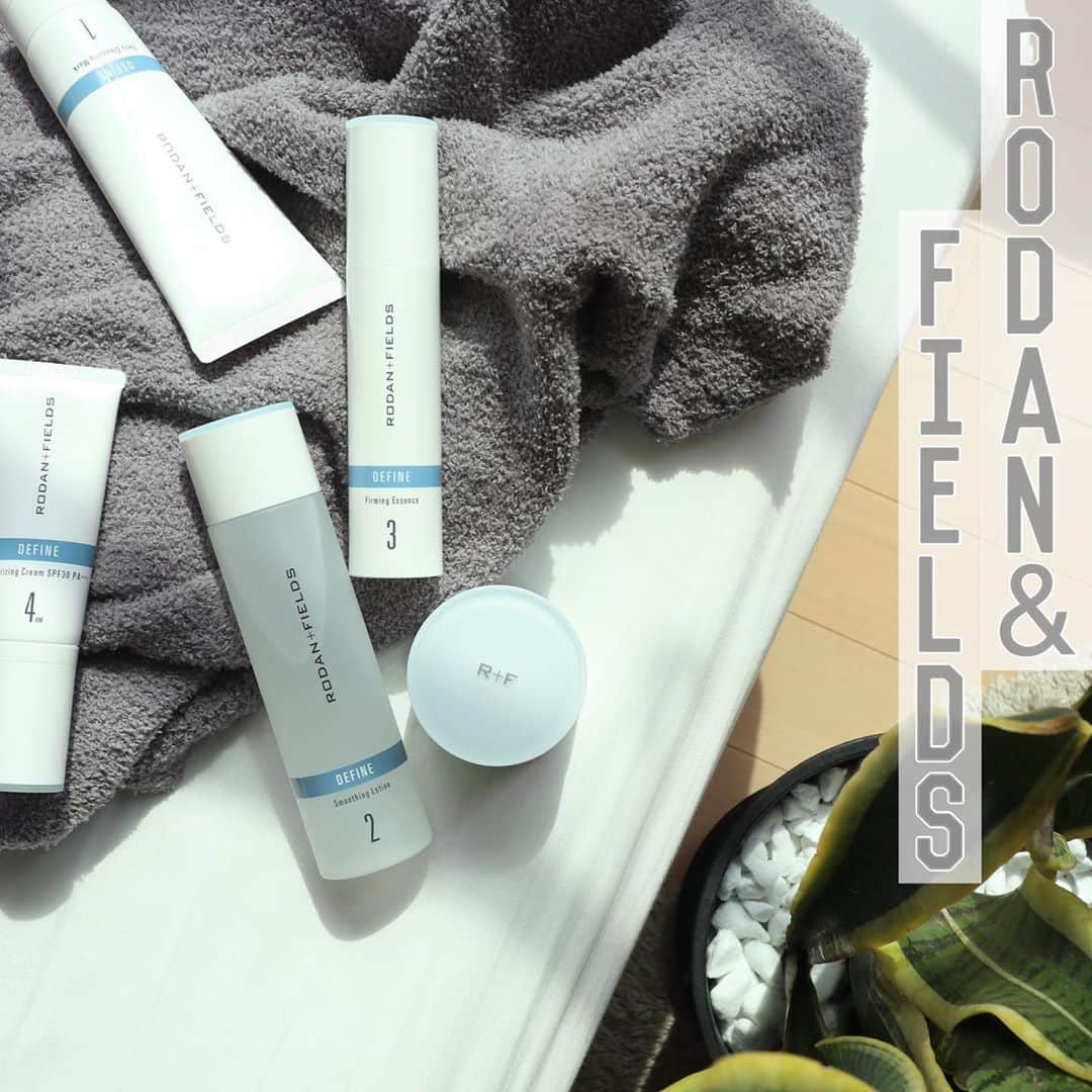 リナのインスタグラム：「@rodanandfields.japan   ロダン＆フィールズのスキンケアを 約2週間みっちり試してみましたよ♪  私にとって1年で1番肌がゆらぐ時期… そんな時期にお初なコスメを フルラインで使うことに少し不安がありましたが… 使って納得の肌効果っ⭐️  つるんとしていてなめらか それでいてもっちりしっとり♪  翌朝、鏡を見るのが楽しくなっちゃう♪ 出会えてよかったスキンケア❤︎ ...................................................... #rodanandfields  #ロダンアンドフィールズ #プレゼントキャンペーン #プレゼント企画 #答えはRFにある #素肌美人 #アメリカスキンケア #ディファイン #ハリ肌 #ツヤ肌  #skincare #アンチエイジング」