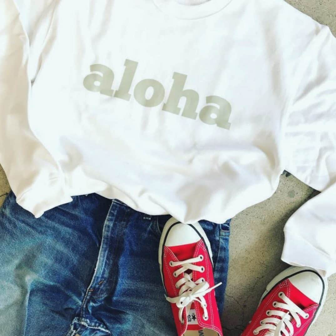 eight o eight さんのインスタグラム写真 - (eight o eight Instagram)「𓇬  aloha スウェット  残りわずかです！ 再入荷なしなので お見逃しなく！  #beach #beachhouse #beachstyle #coastal #coastalliving #sea #shell #aloha #hawaii #California #ビーチハウス #ビーチインテリア #ハワイ #ハワイアン #アロハ #コースタル #ヒトデ #ビーチ #カリフォルニア #カリフォルニアインテリア#カリフォルニアスタイル#カリフォルニアライフ#カリフォルニア雑貨 #雑貨」9月29日 11時35分 - 808store