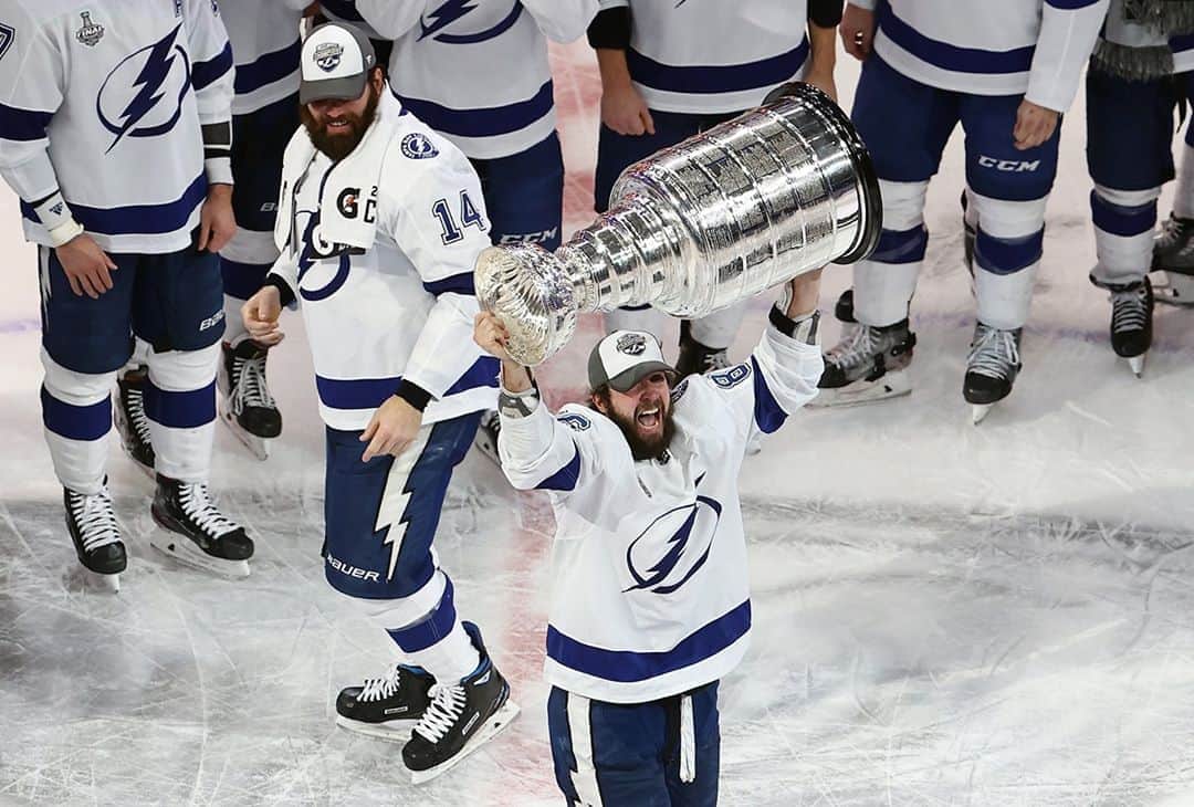 NBC Newsさんのインスタグラム写真 - (NBC NewsInstagram)「Nikita Kucherov of the #TampaBay #Lightning skates with the #StanleyCup trophy following a series-winning victory over the #Dallas Stars in Game 6 of the 2020 #NHL Stanley Cup Final. ⁠ .⁠ 📷 Bruce Bennett/@gettyimages」9月29日 12時34分 - nbcnews