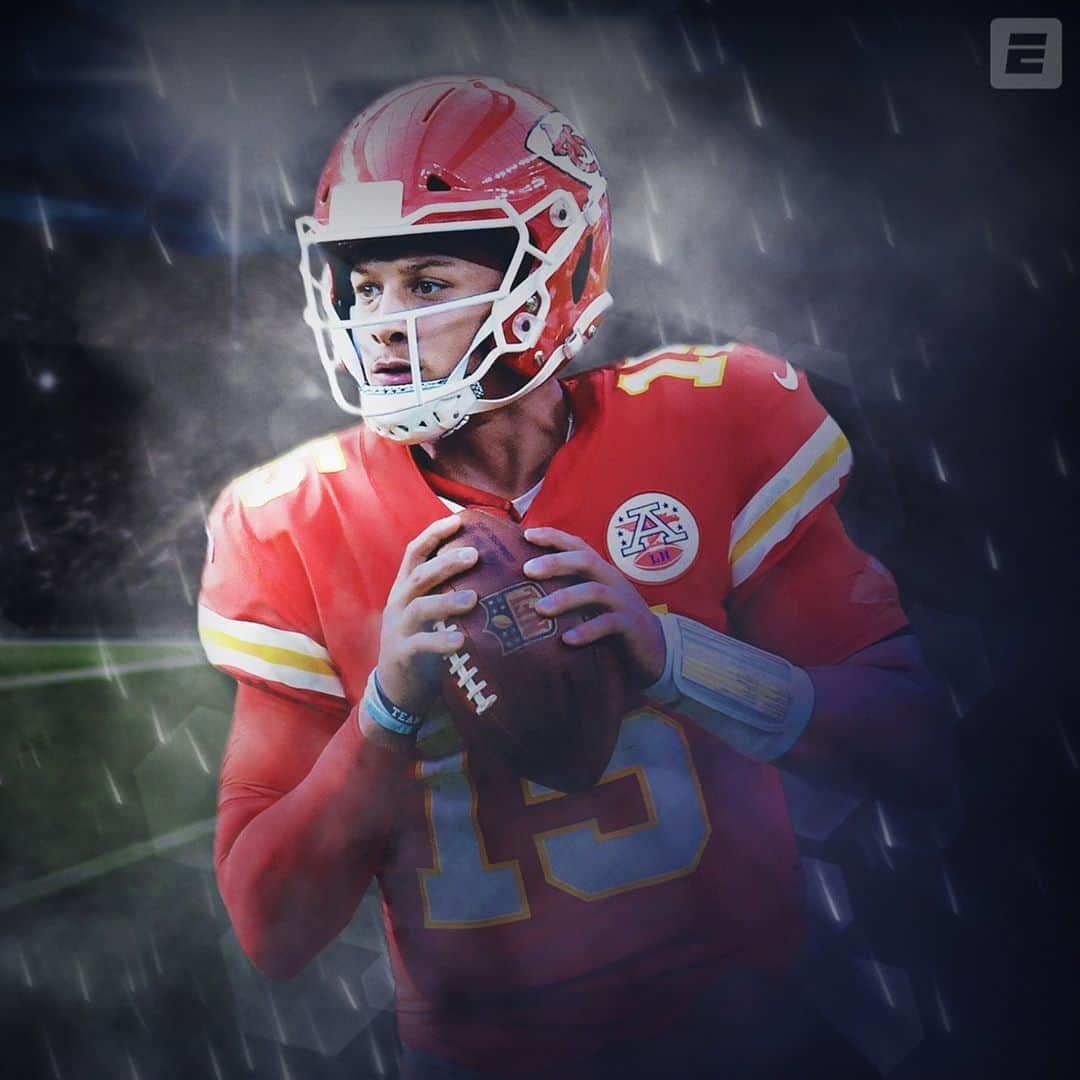 espnさんのインスタグラム写真 - (espnInstagram)「Patrick Mahomes is unstoppable in September 😤  ∙ 10-0 ∙ 32 pass TDs ∙ 0 INT ∙ 3,304 pass yards (330.4 per game)」9月29日 12時28分 - espn