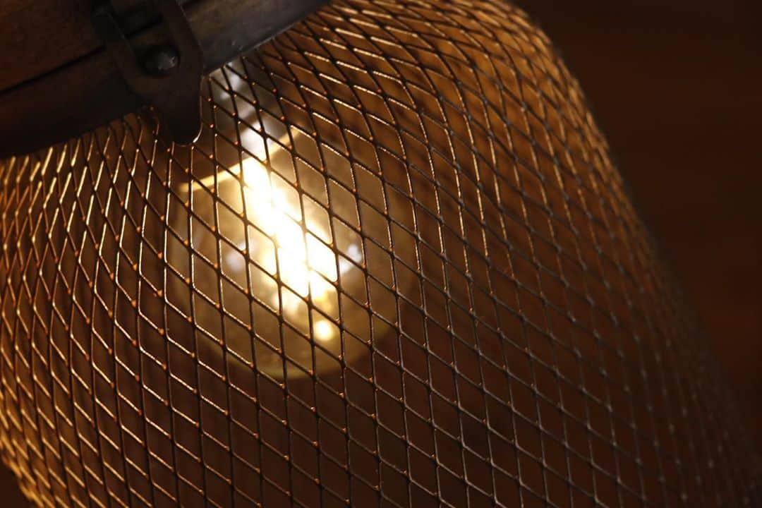salut!さんのインスタグラム写真 - (salut!Instagram)「𖤣𖥧𖥣 LEDランタン用電球 𖤣𖥧𖥣﻿ ﻿ サリュで毎回人気のランタンの電球が切れてしまっても安心！﻿ ﻿ 暖かみのある光のランタン用電球が発売しました⋆⸜ ⸝⋆﻿ ﻿ ※サリュで販売している乾電池を使用するLEDライトの交換用としてのみ使用可能です。﻿ 家庭用電源ではご使用頂けません。﻿ ﻿ サイズはS・Mの2サイズございますので公式通販サイトから詳細をチェックしてみてくださいねˊᵕˋ﻿ ﻿ 他にも多数新商品が入荷しております。﻿ 是非チェックしてみてください𓂃⚑﻿ ﻿ ﻿ 公式通販サイト﻿ @salut_shop  トップページURLよりご確認くださいませ⋆*❁*﻿ ﻿ ﻿ 画像掲載商品﻿ ・LEDランタン用電球 ¥330(taxin)﻿ ﻿ ﻿ ※店舗により入荷時間や在庫数が異なります。﻿ ご来店の前にお近くの店舗までご確認くださいますようお願い致します。﻿ ﻿ ﻿ #サリュ #salut #まいにちインテリア ﻿ #交換用 #ランタン用 #電球 #ランタン  #プチプラ #プチプラ雑貨 #プチプラインテリア #プチプラ小物 #プチプラ通販 ﻿ #インテリア雑貨 #インテリア小物 #インテリア ﻿ #ナチュラルな暮らし #ナチュラルインテリア #ナチュラルコーデ #ナチュラル　#smileispower_p﻿」9月29日 12時31分 - salut_shop