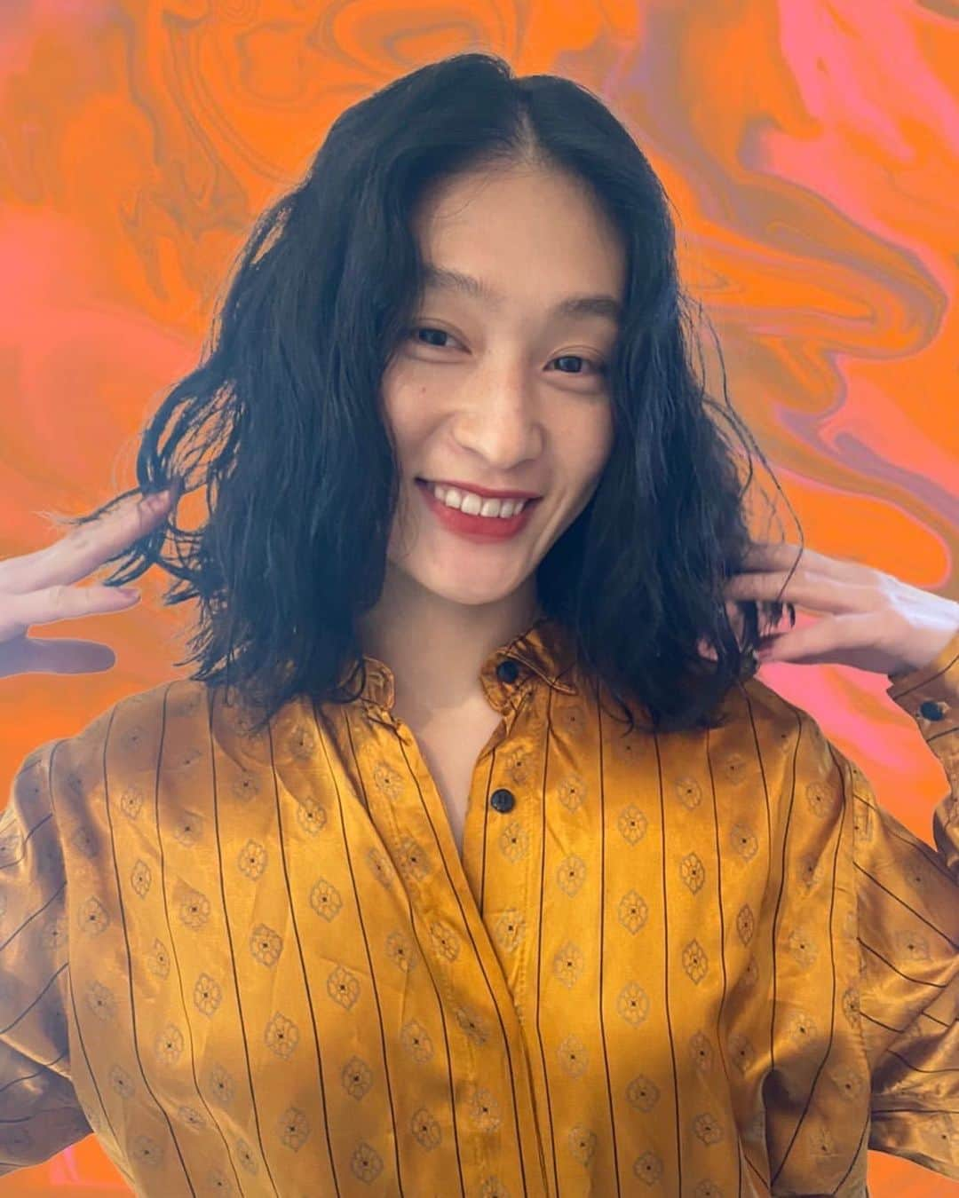 コムアイさんのインスタグラム写真 - (コムアイInstagram)「I’m so happy that my hair grows so fast🧡🧡🧡 @sakiemiura @fleuri.jp」9月29日 12時33分 - kom_i_jp