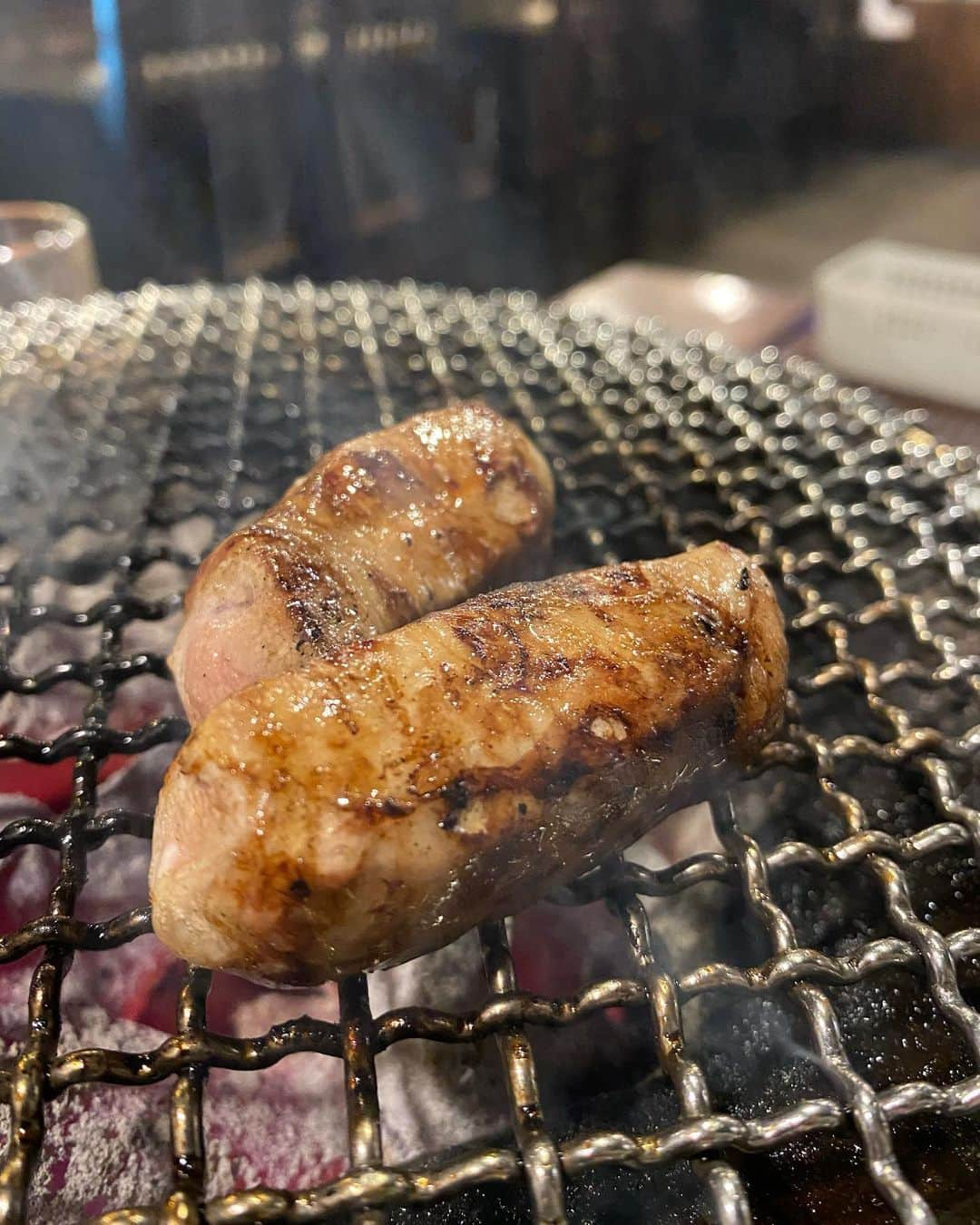 ニッチロー'さんのインスタグラム写真 - (ニッチロー'Instagram)「今日は肉の日  日本一の焼肉の街から  【ろくなもんじゃねぇ】さん  飯田駅からすぐの場所にありこの看板が目を引きます！  お肉はろくなものだらけ！  レバーの網脂巻きは絶対に頼んじゃう  マントや豚カシラが普通にメニューにあるのが飯田焼肉の特徴です！  さあ！今夜は焼肉🥩  #日本一の焼肉の街 #ろくなもんじゃねぇ  #ろくもん #飯田市 #飯田焼肉 #焼肉 #肉の日 #飯田市グルメ #飯田焼肉大使  #プロ焼肉選手 #ニッチロー' #ニックロー #ニッチ飯 #yakiniku  #yakinikucity  #iidacity」9月29日 12時53分 - nicchiro5.1