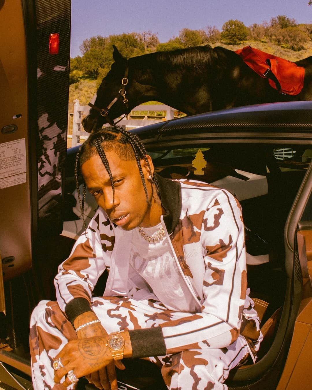 HYPEBEASTさんのインスタグラム写真 - (HYPEBEASTInstagram)「#hypelife: New rumors suggest that @travisscott could be launching an alcoholic beverage called Cacti. The recent music video for “FRANCHISE” featured La Flame sitting in front of numerous Cacti boxes, holding a can up when he raps, “Cacti not no ice tea” and a closeup of the box with the words “Pineapple,” “7% alc. vol.” and “Lime” printed on it, indicating that Cacti may either arrive with two flavors or a mixture of both and will have a seven percent alcohol content. Head to the link in our bio for more details, and stay tuned for new information. ⁠ Photo: @rayscorruptedmind」9月29日 12時50分 - hypebeast