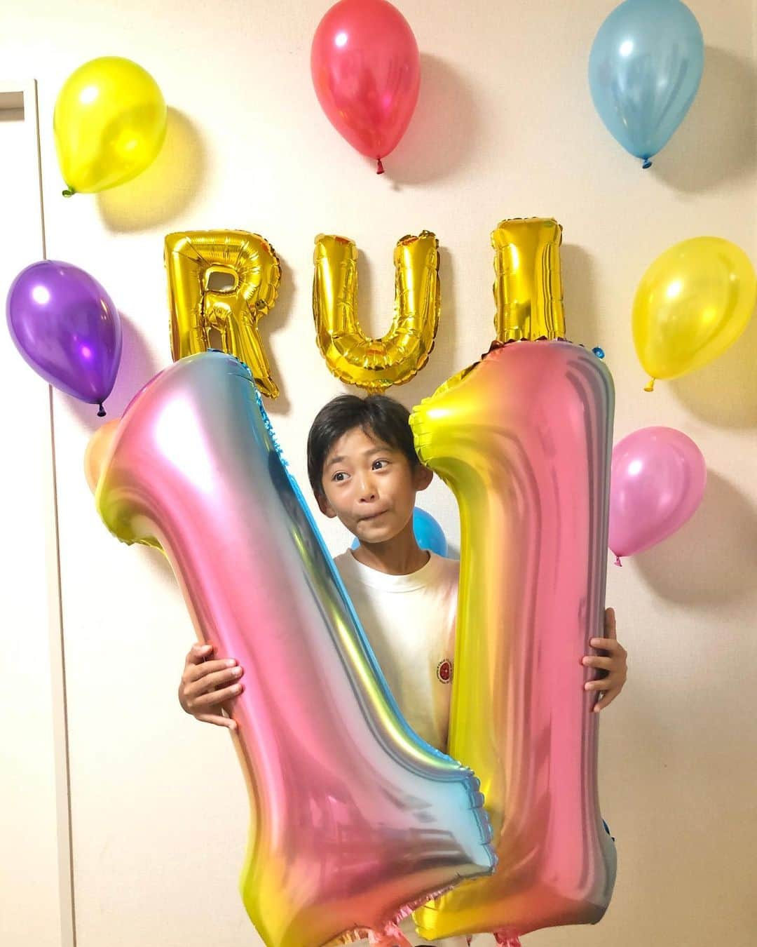 浅田美穂さんのインスタグラム写真 - (浅田美穂Instagram)「るい１１才のお誕生日🎂🎈 #happybirthday  #9月14日生まれ  #小学5年生  #小学生男子  #小学生ママ  #myson」9月29日 13時08分 - asada_miho