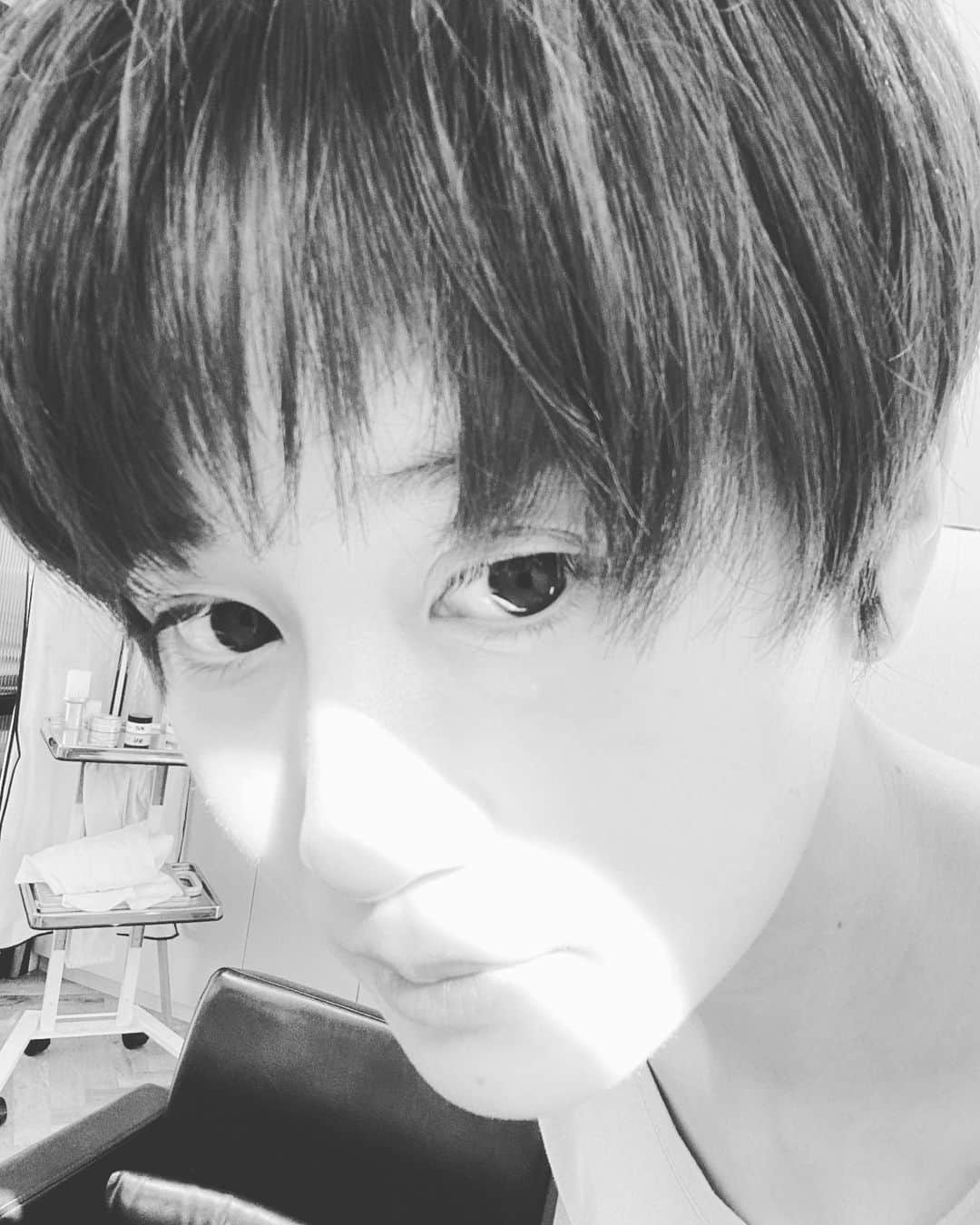 前田敦子さんのインスタグラム写真 - (前田敦子Instagram)「松浦さんに、 カットしてもらうのいつも楽しみです。 優しさに包まれる感じ。 撮影前に行くと気持ちが上がります✌︎☺️」9月29日 13時59分 - atsuko_maeda_official