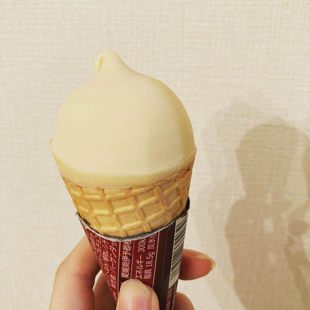 大釜ケリーさんのインスタグラム写真 - (大釜ケリーInstagram)「おぼっちゃまくんみたいなアイス #icecream」9月29日 14時46分 - kellyogama