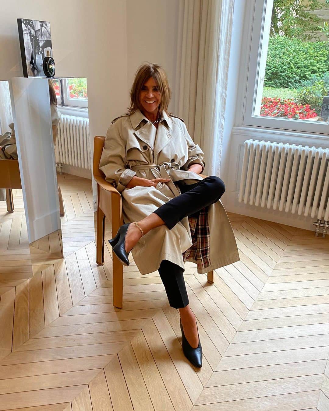 カリーヌ・ロワトフェルドのインスタグラム：「My three Fashion Week moods. I’m number 3 today 🖤」
